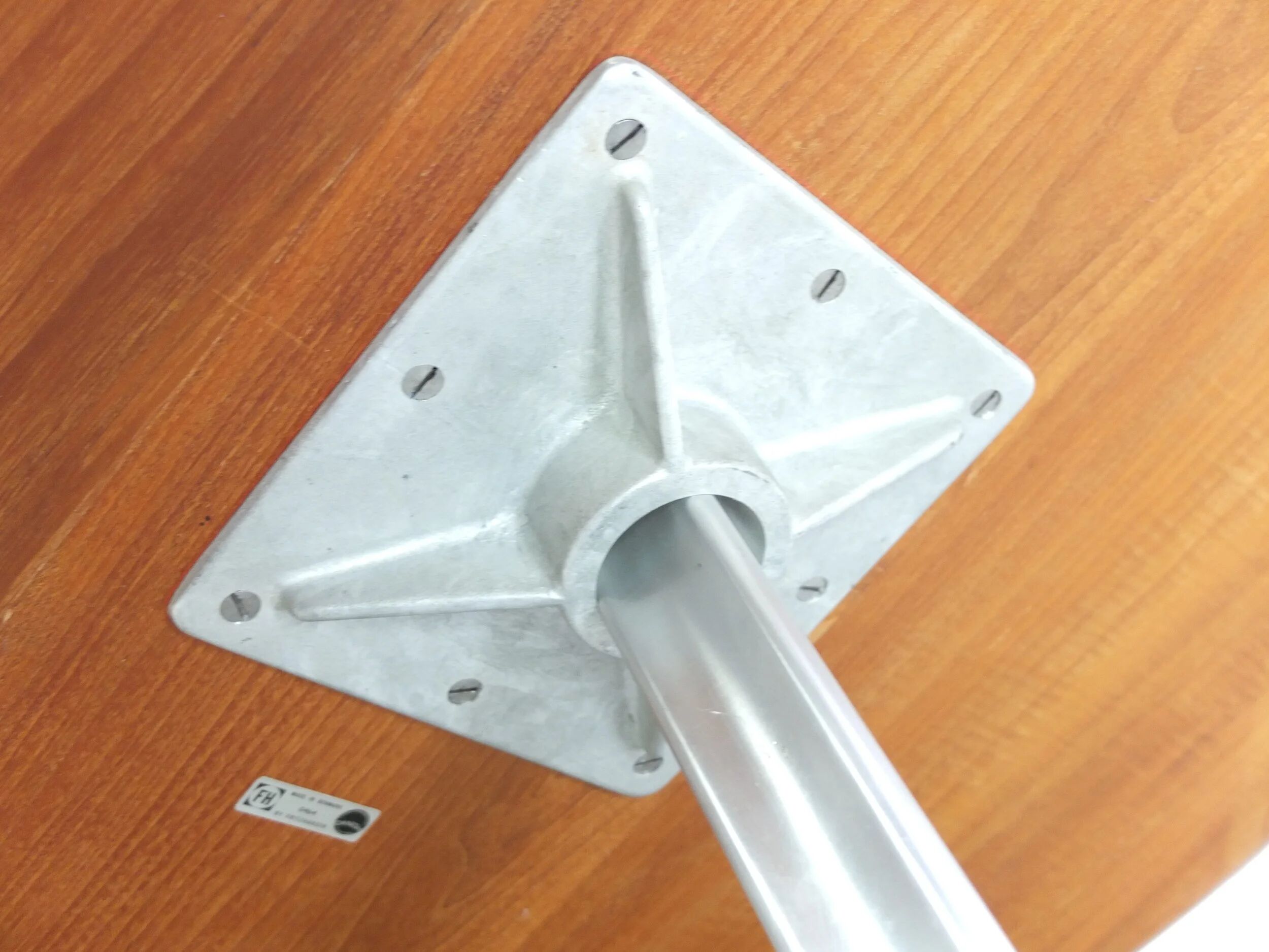 Circular coffee table in oak by Arne Jacobsen for Fritz Hansen, 1960s