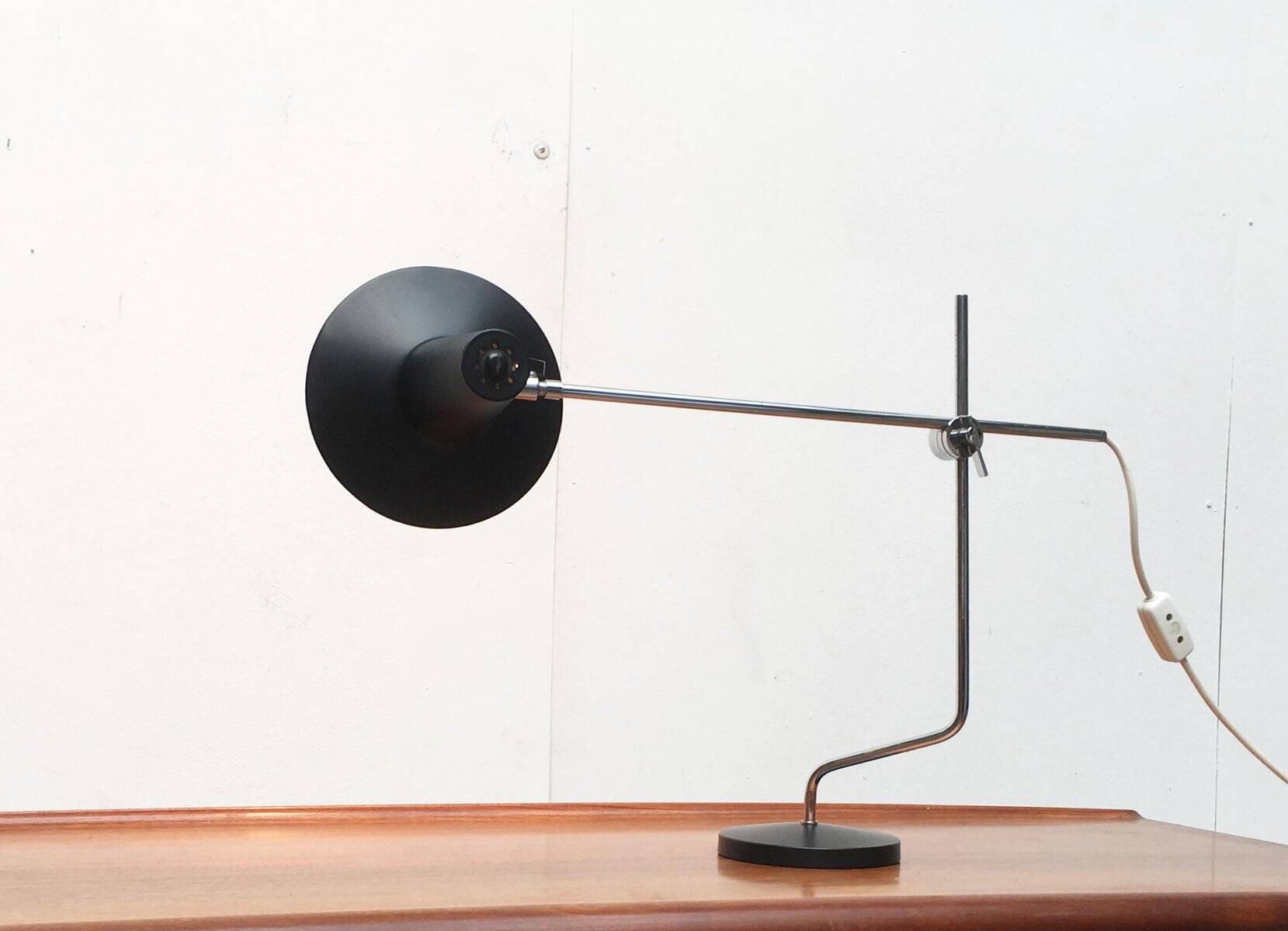 Mid-century minimalist table lamp