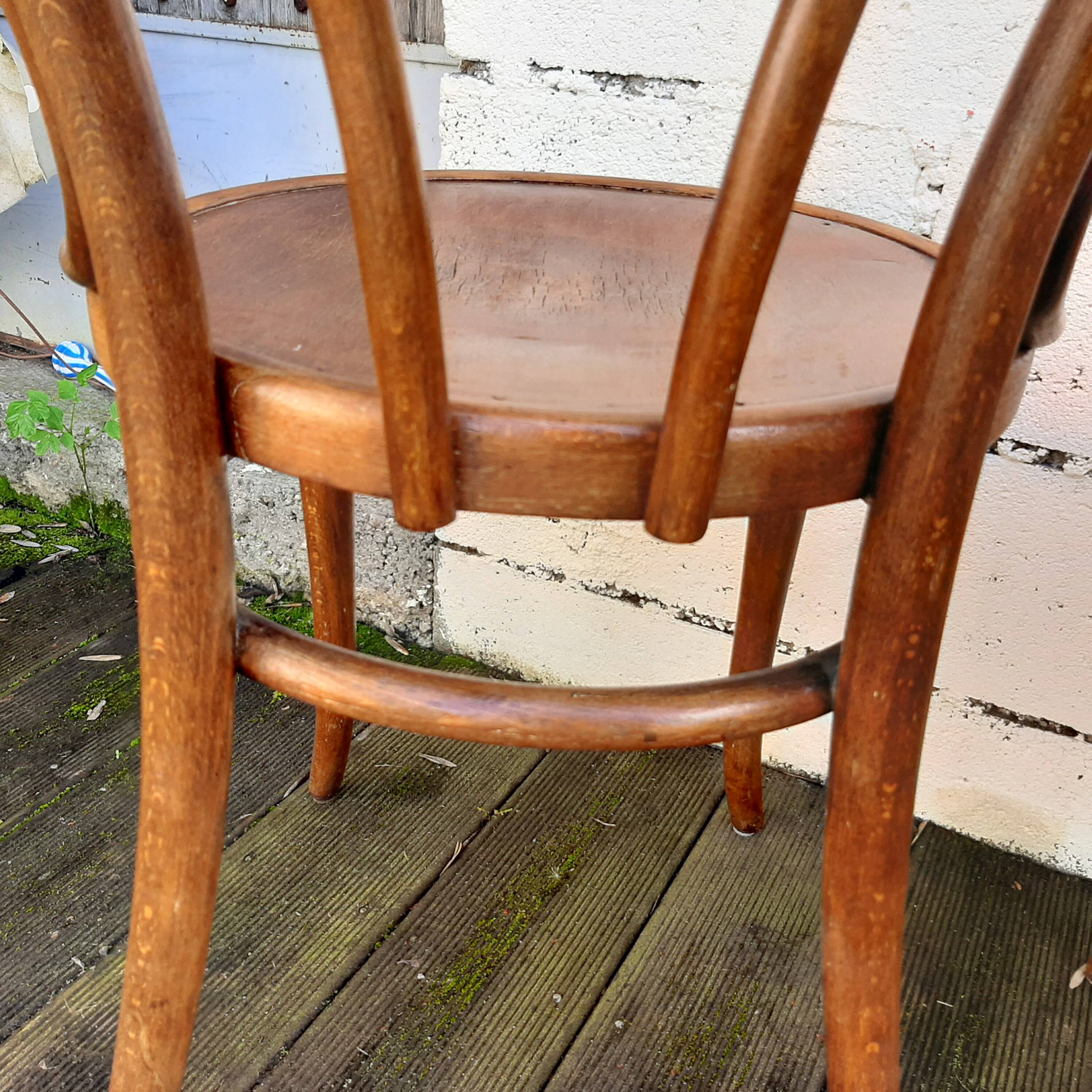 set of 4 Thonet bistro chairs with wooden seats N°4118