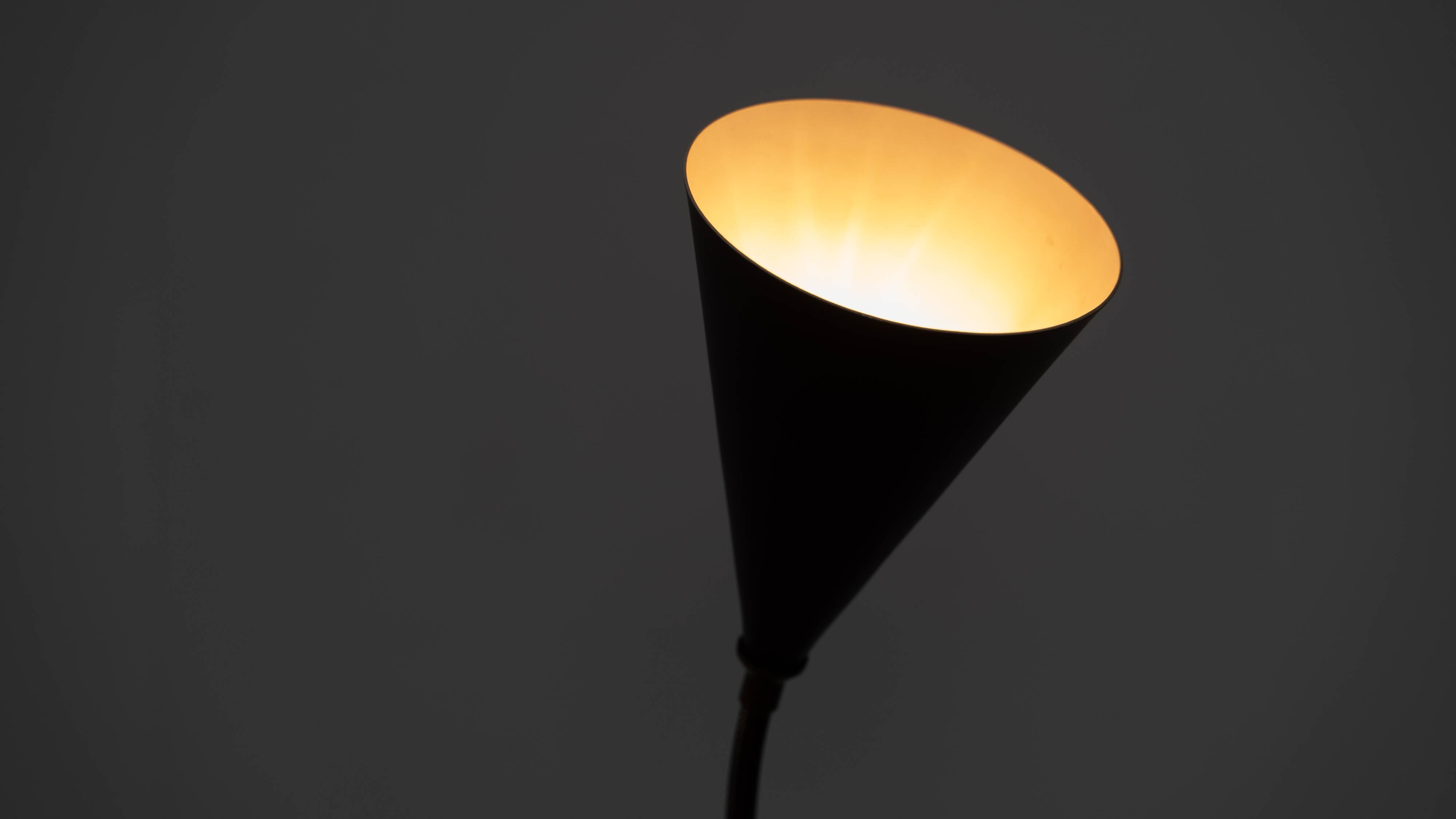 Lampe sur pied italienne avec base en marbre par Stillux