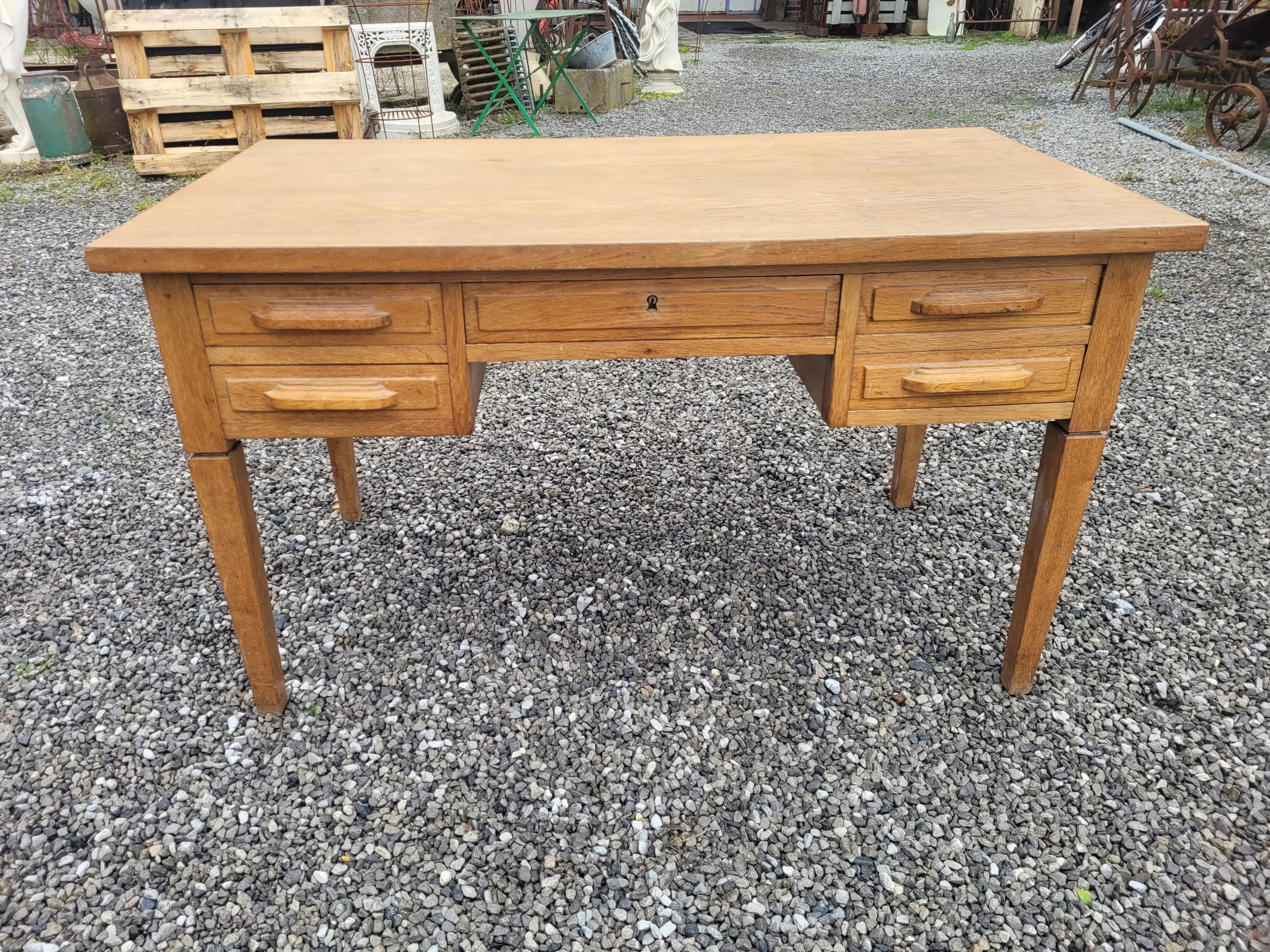 Flat oak desk with drawers, 130×70cms