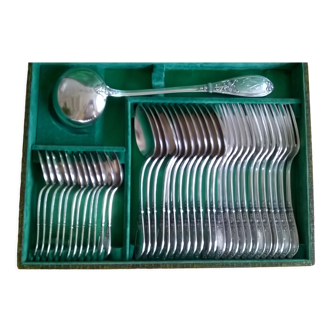 Silver metal housewife Goldsmith Perrin in Paris composed of 37 pieces