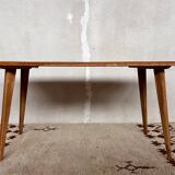 Table basse en chêne, pied, compas. fusées. forme libre vintage ancien