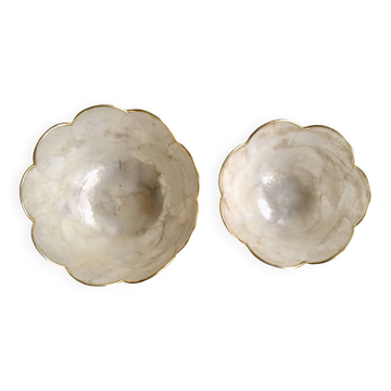 2 flower-shaped cups in mother-of-pearl and brass, 70s-80s