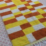 Tapis berbère marocain béni ouarain damiers jaune et marron