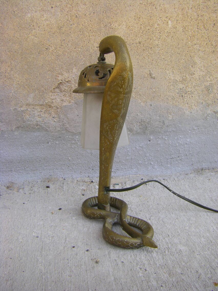 Lampe serpent en bronze orientale