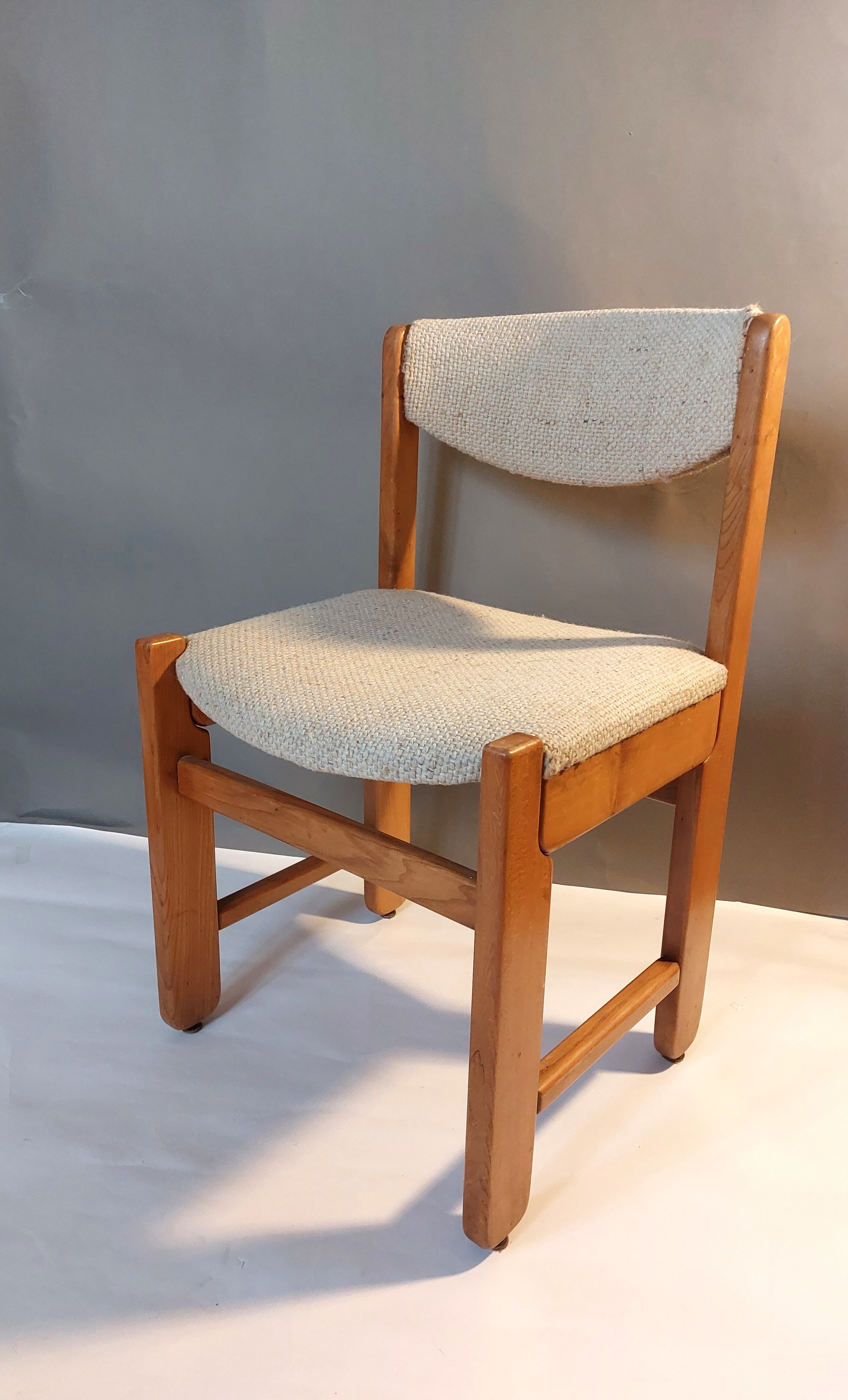 Pair of modernist chairs in solid elm 1970
