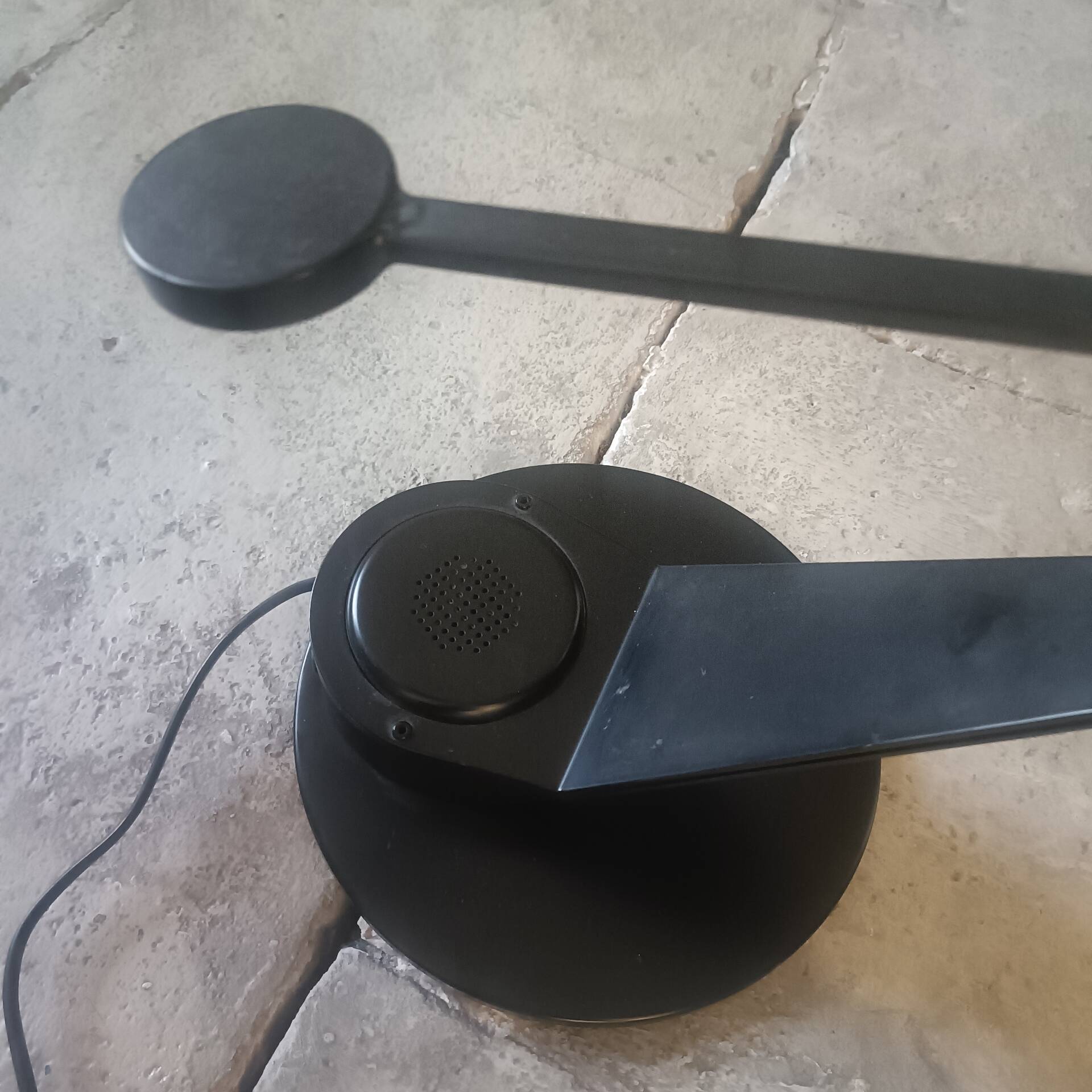 Desk lamp with a balance arm, Fase
