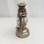 Ancienne lampe à pétrole lanterne design W.Germany numérotés dimension : hauteur -26cm- L-15,5cm-