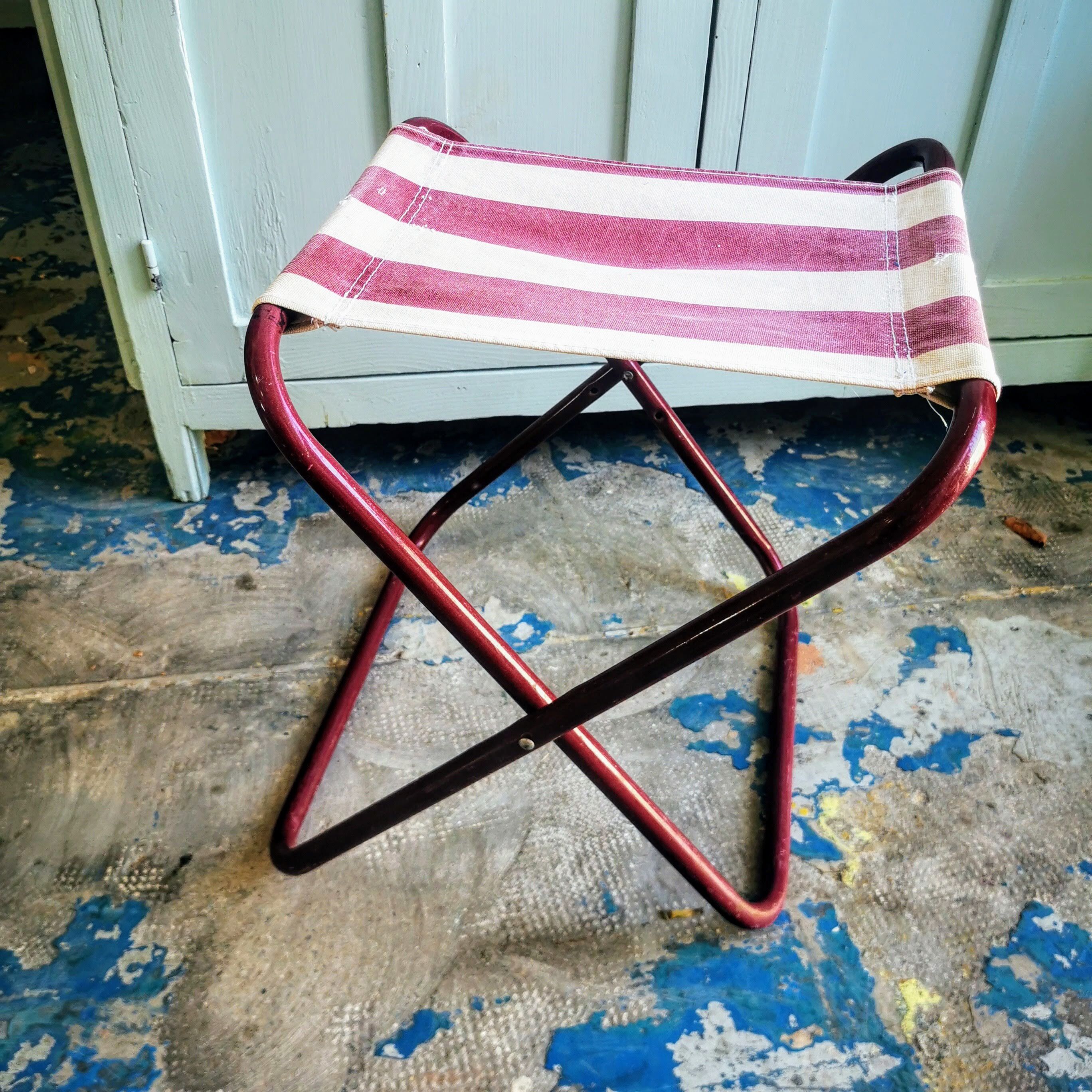 Folding stool in canvas