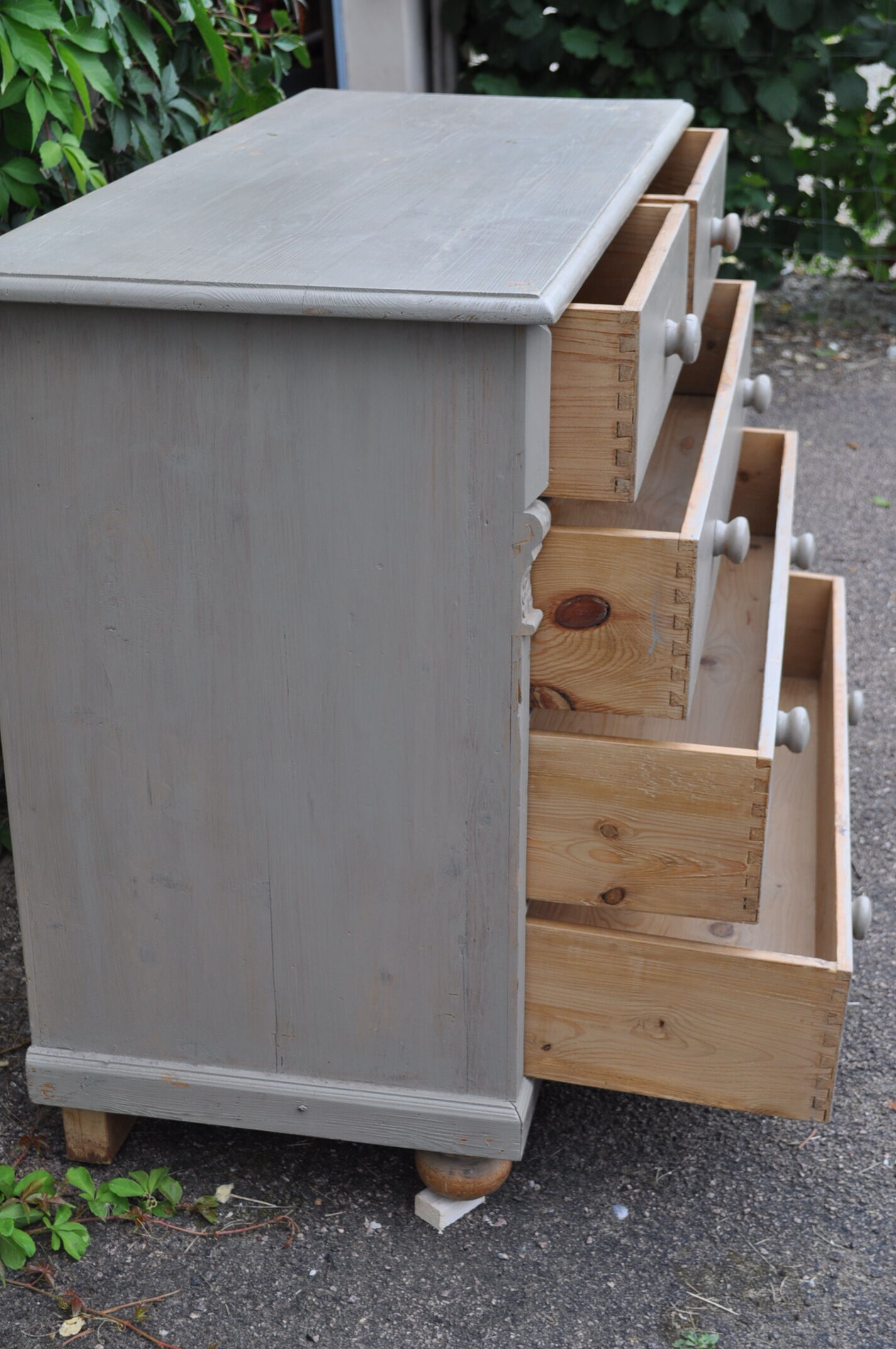 English pine chest of drawers