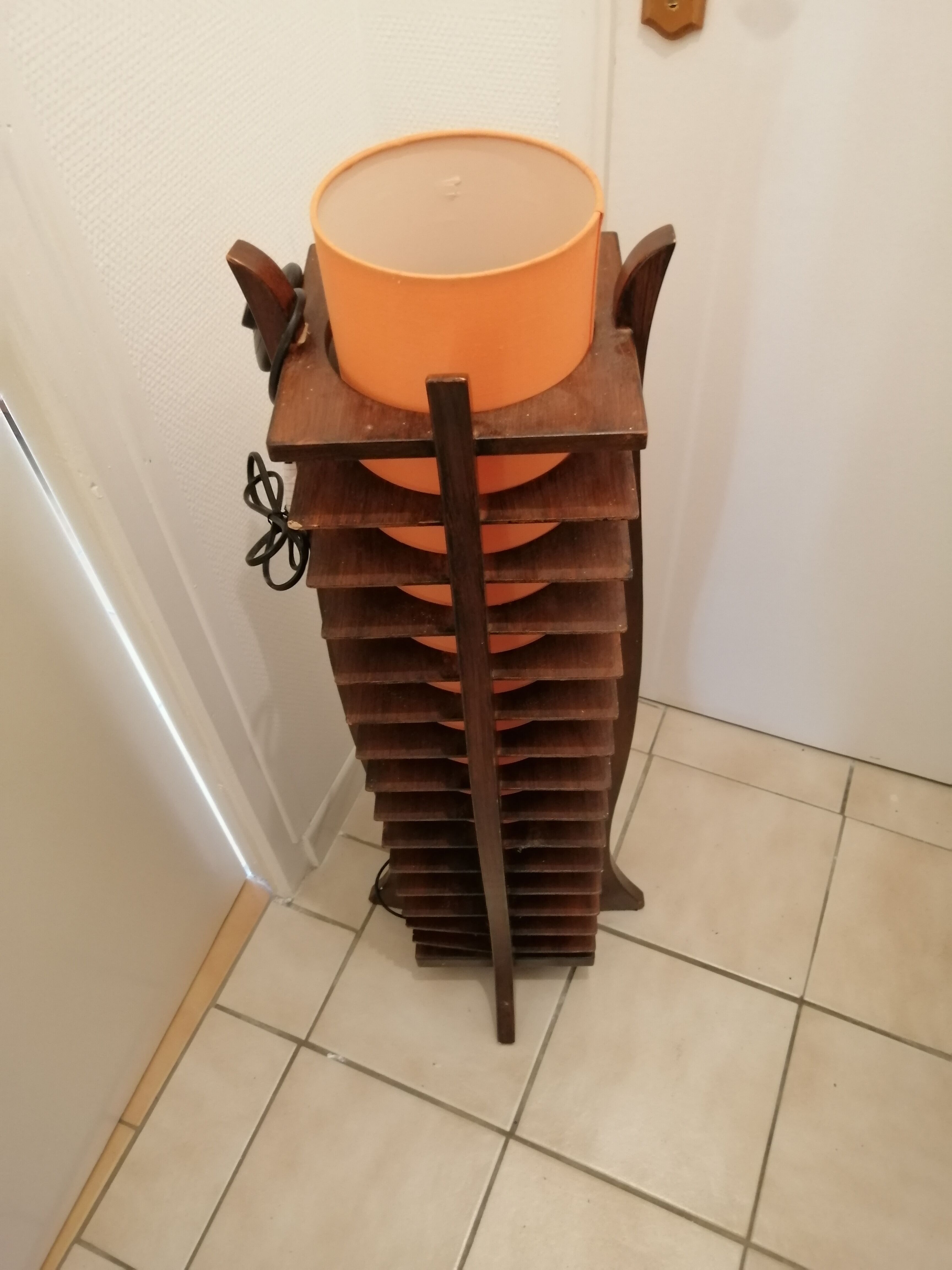 Lampe en bois ancienne vintage orange
