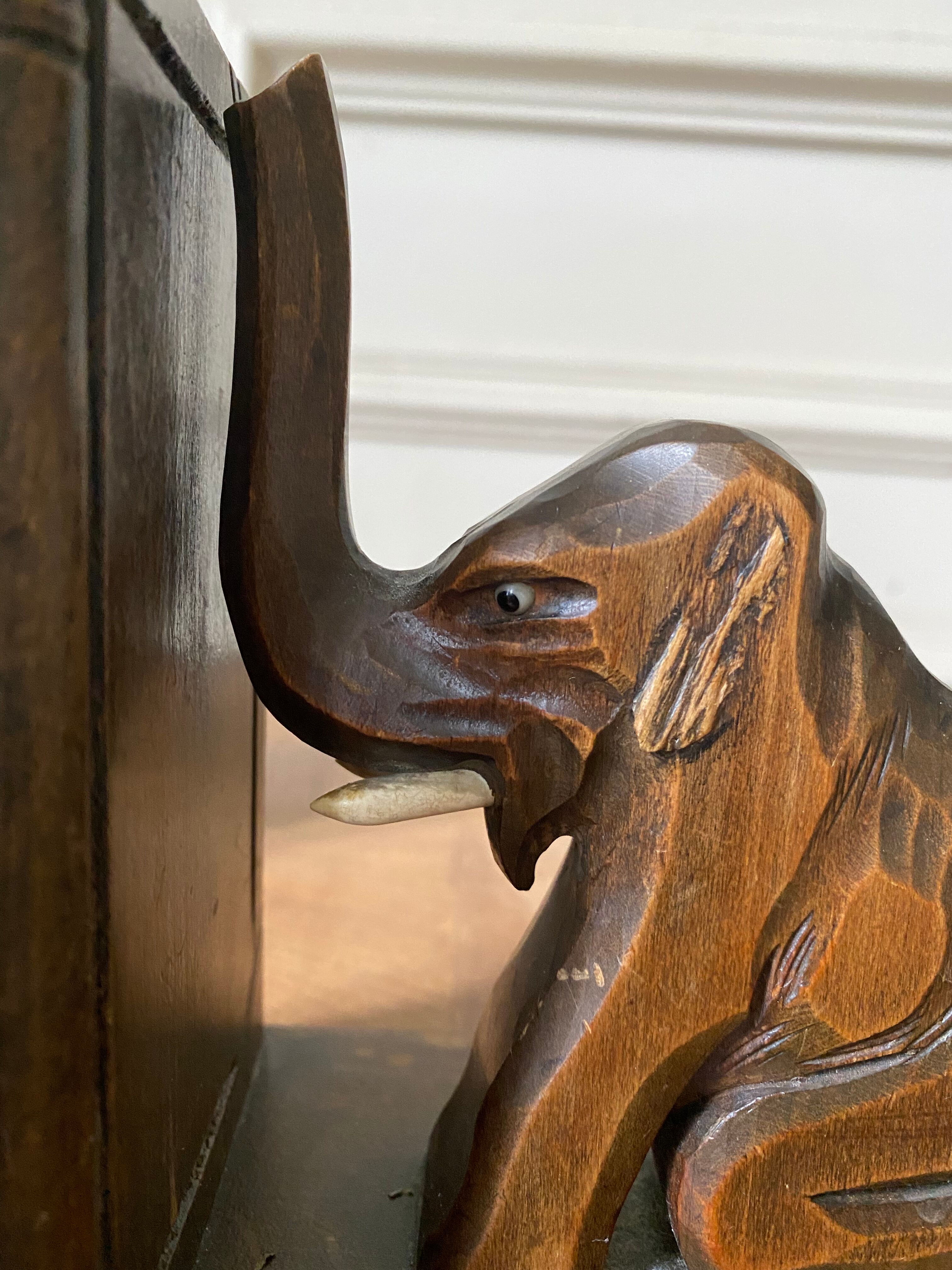 Serres livres en bois modèle éléphants