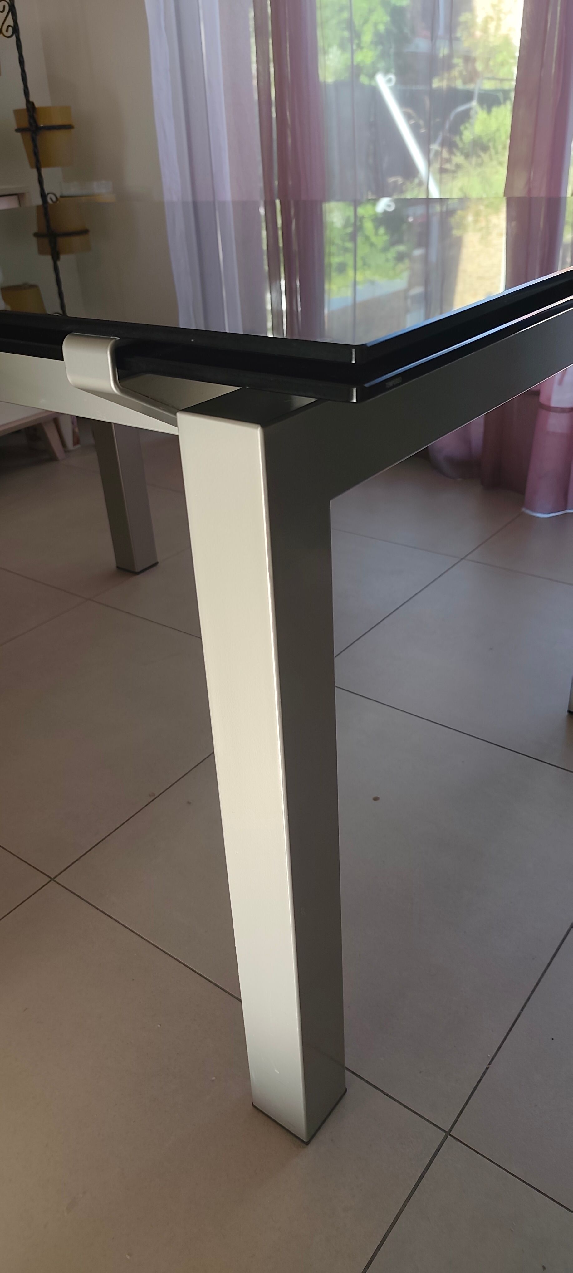 Table calligaris extensible métal/verre trempé