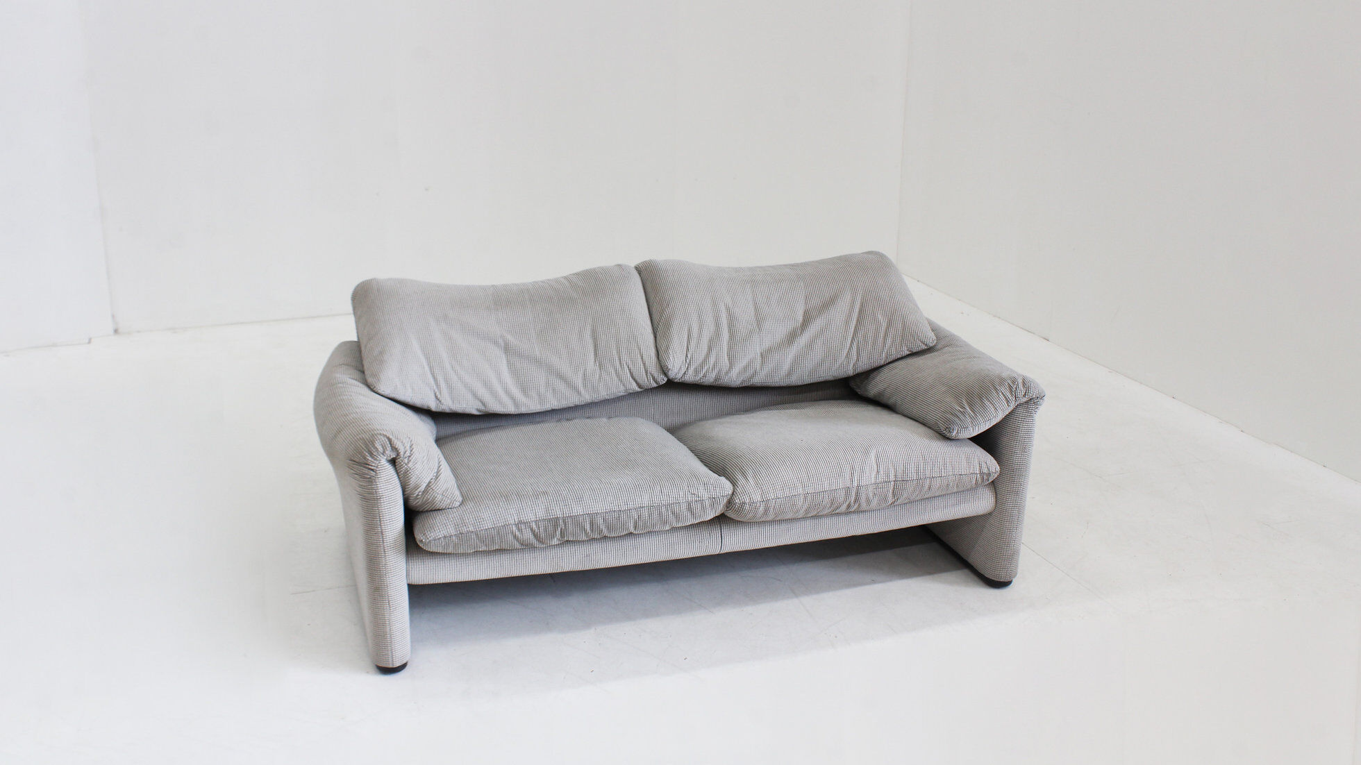 Vintage Cassina Maralunga 2 seater sofa Vico Magistretti