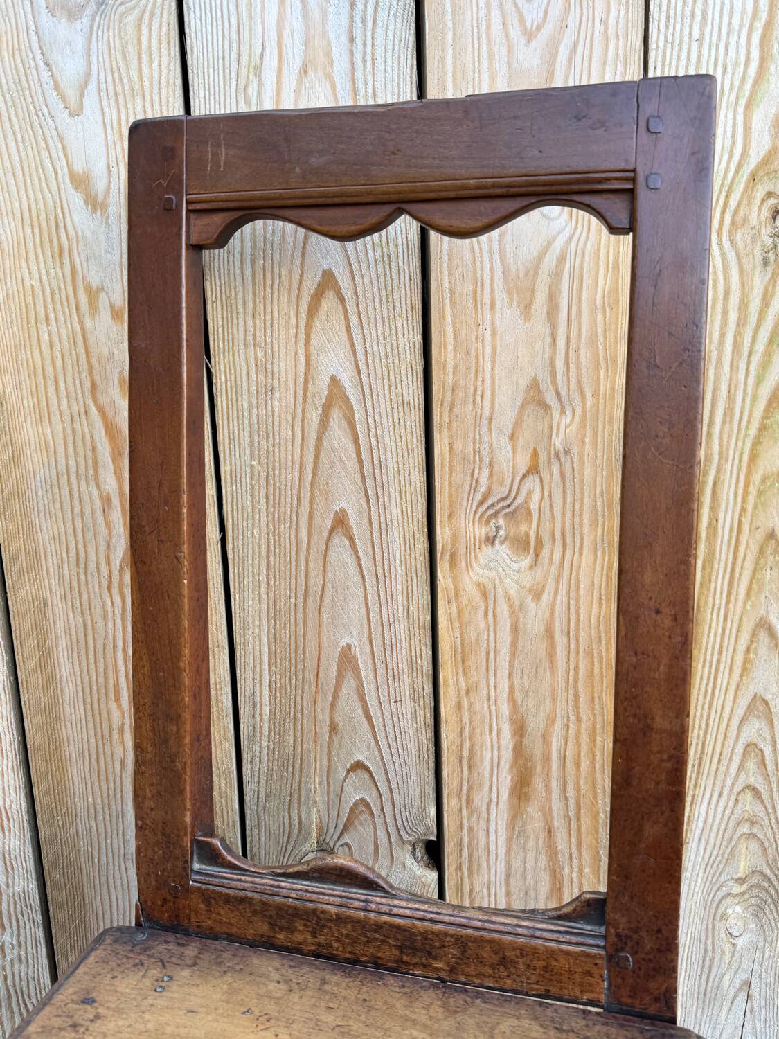 Authentique chaise en bois Lorraine