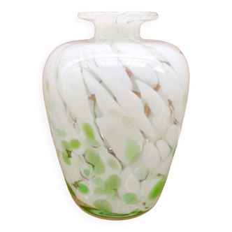 Vase en verre soufflé signé, 1980