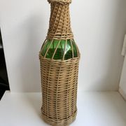 bouteille entourée de rotin années 70