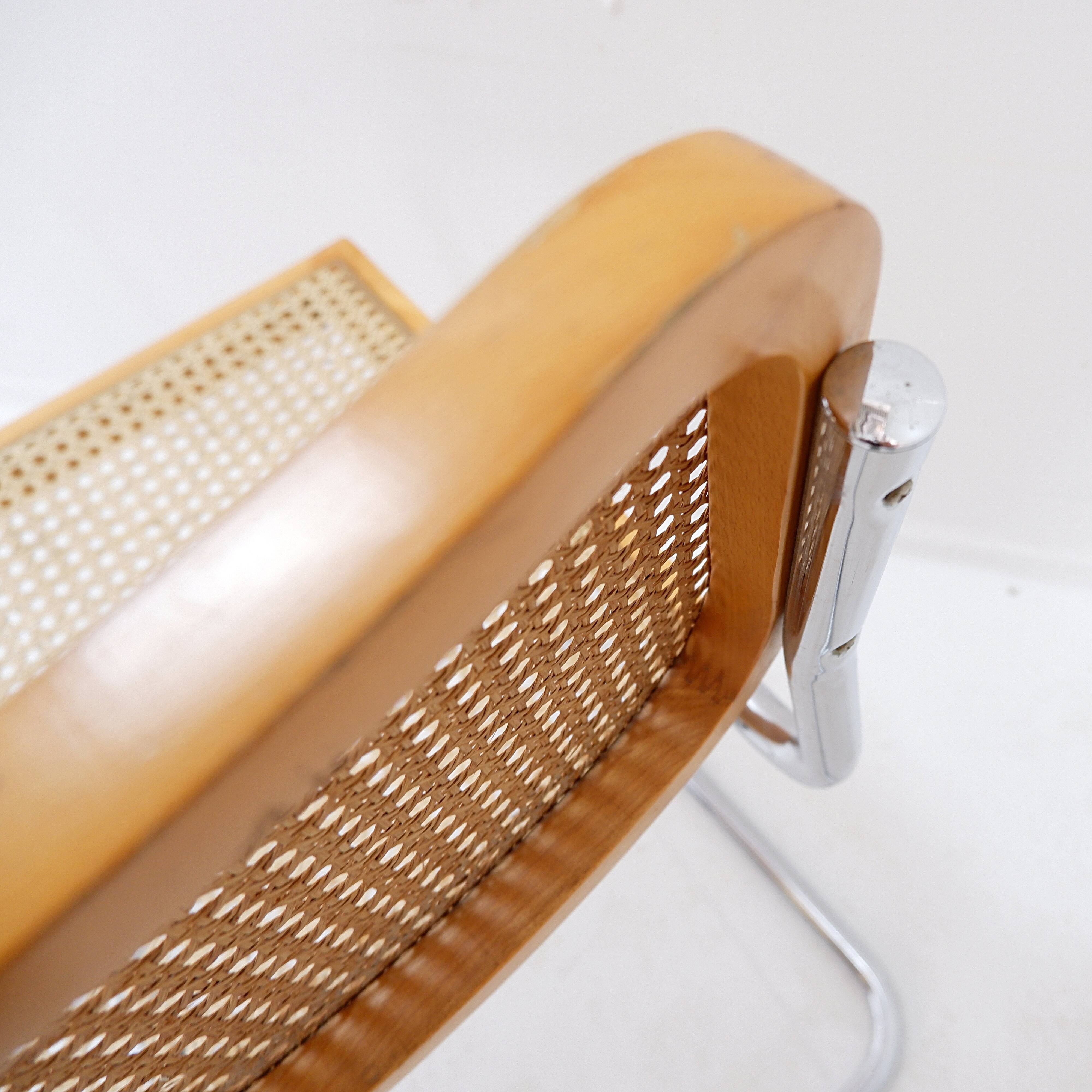 Vintage Cesca chair in light wood - Italy