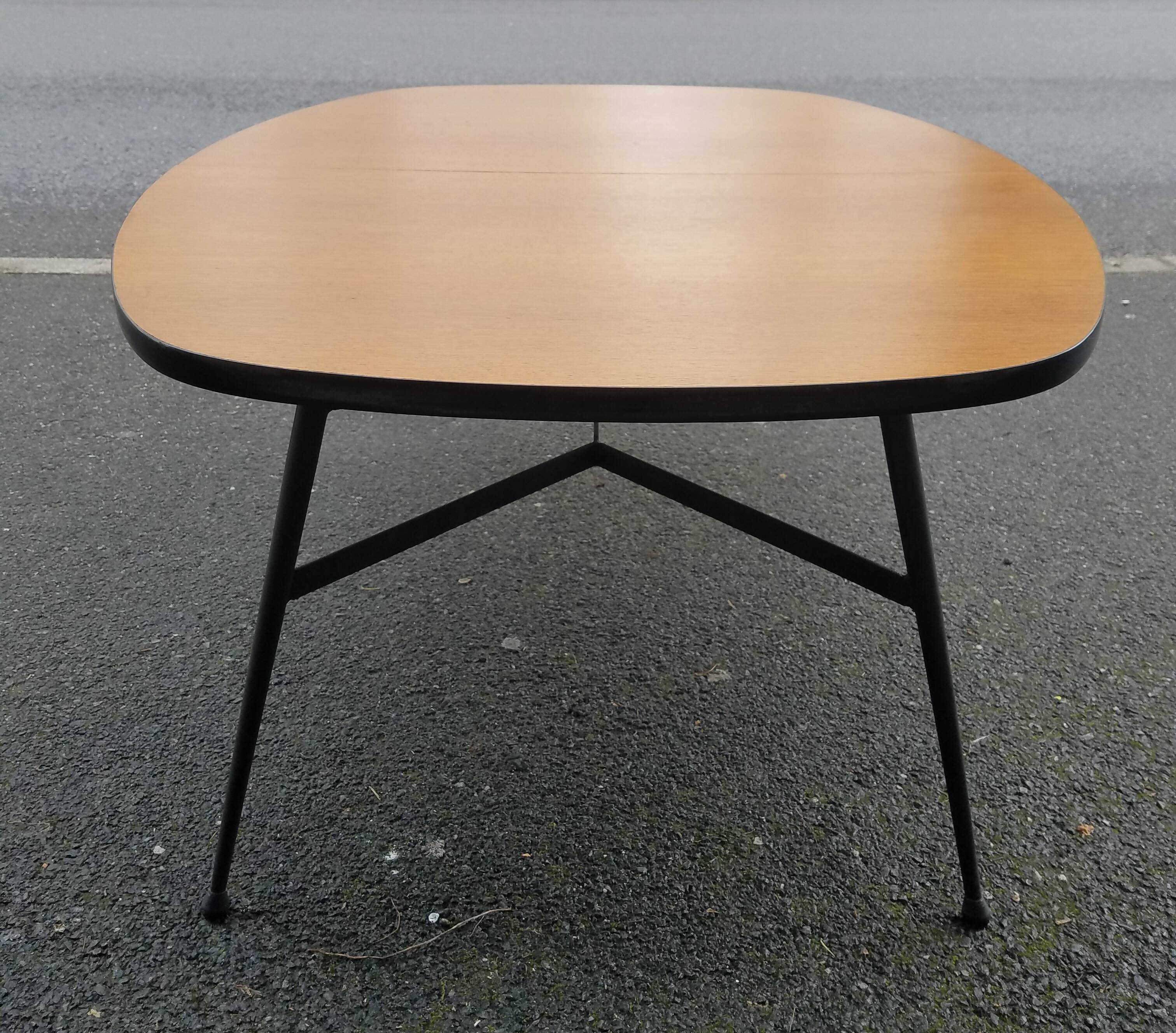 Liftable coffee table