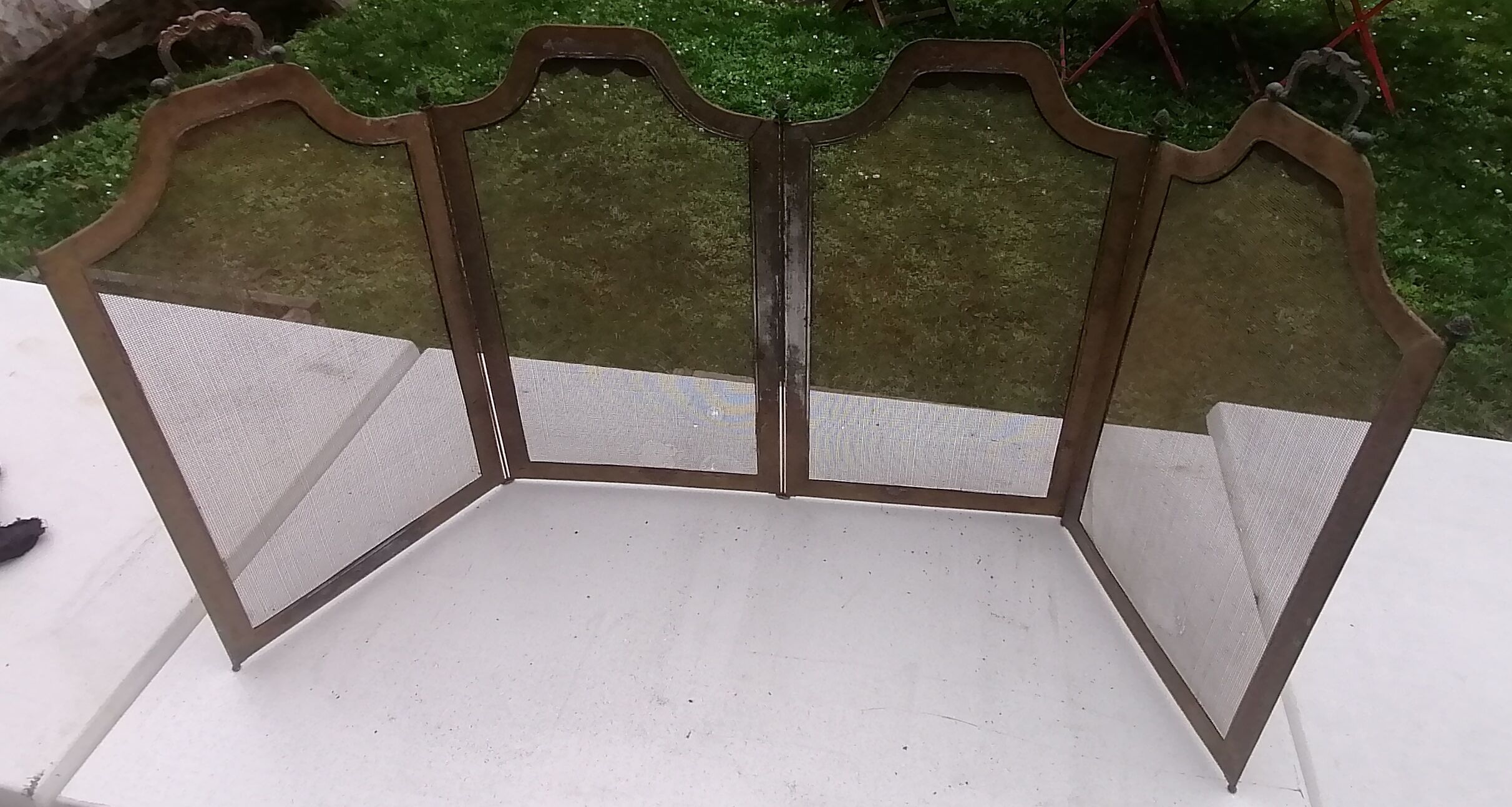Fire screen