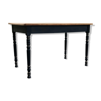 Bistro table