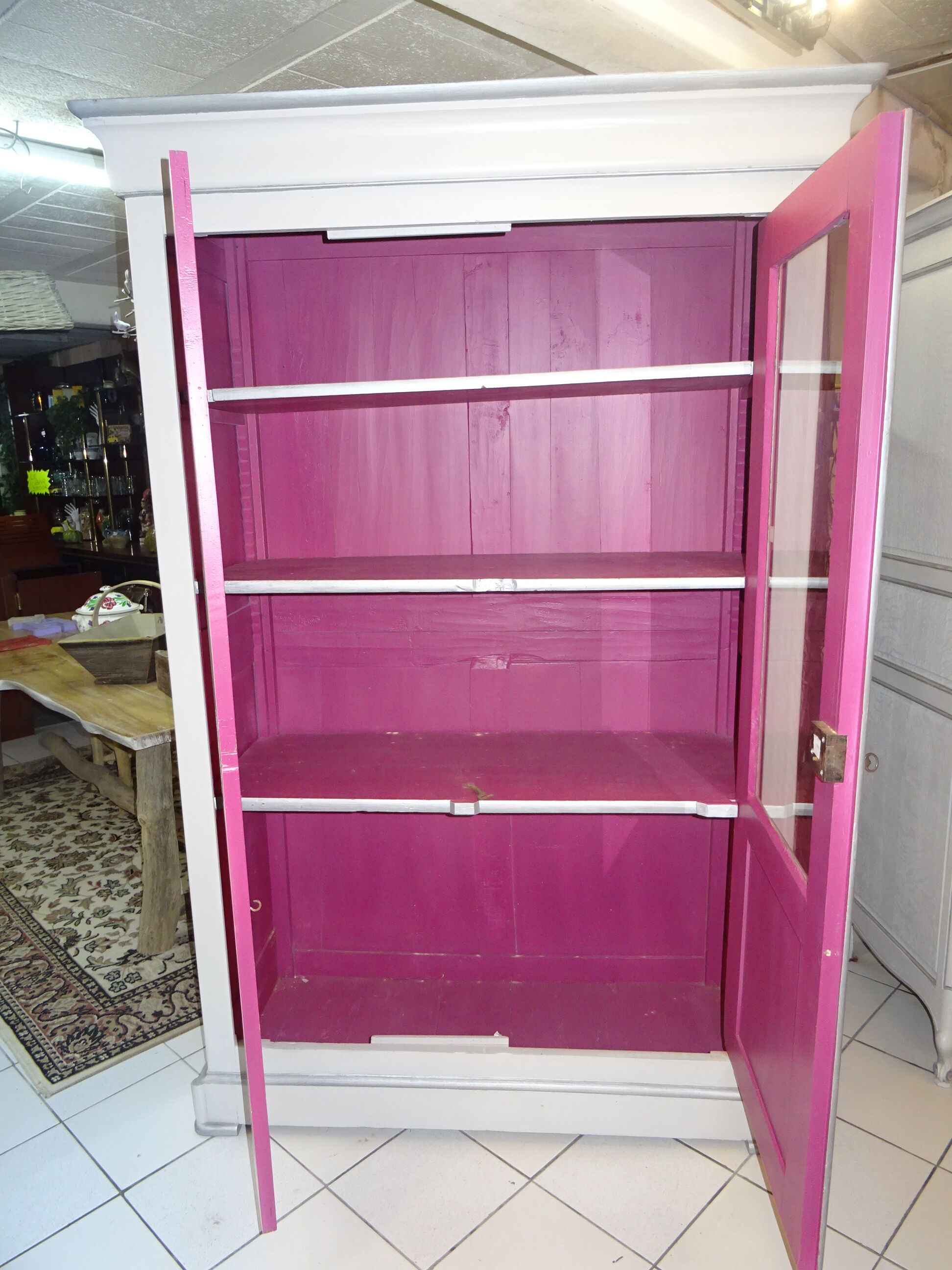 Louis Philippe showcase