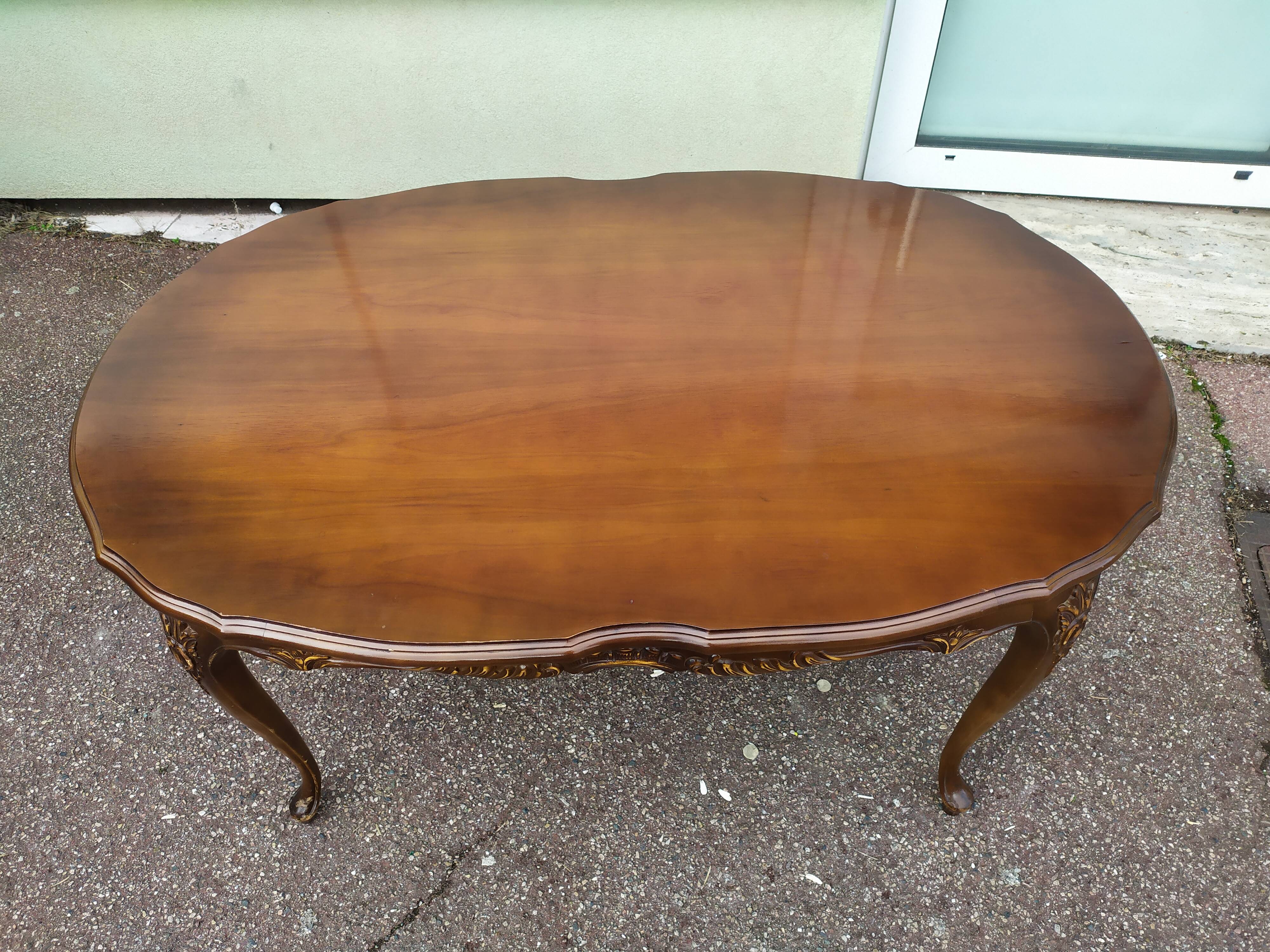 Oval wooden coffee table - Louis XV style