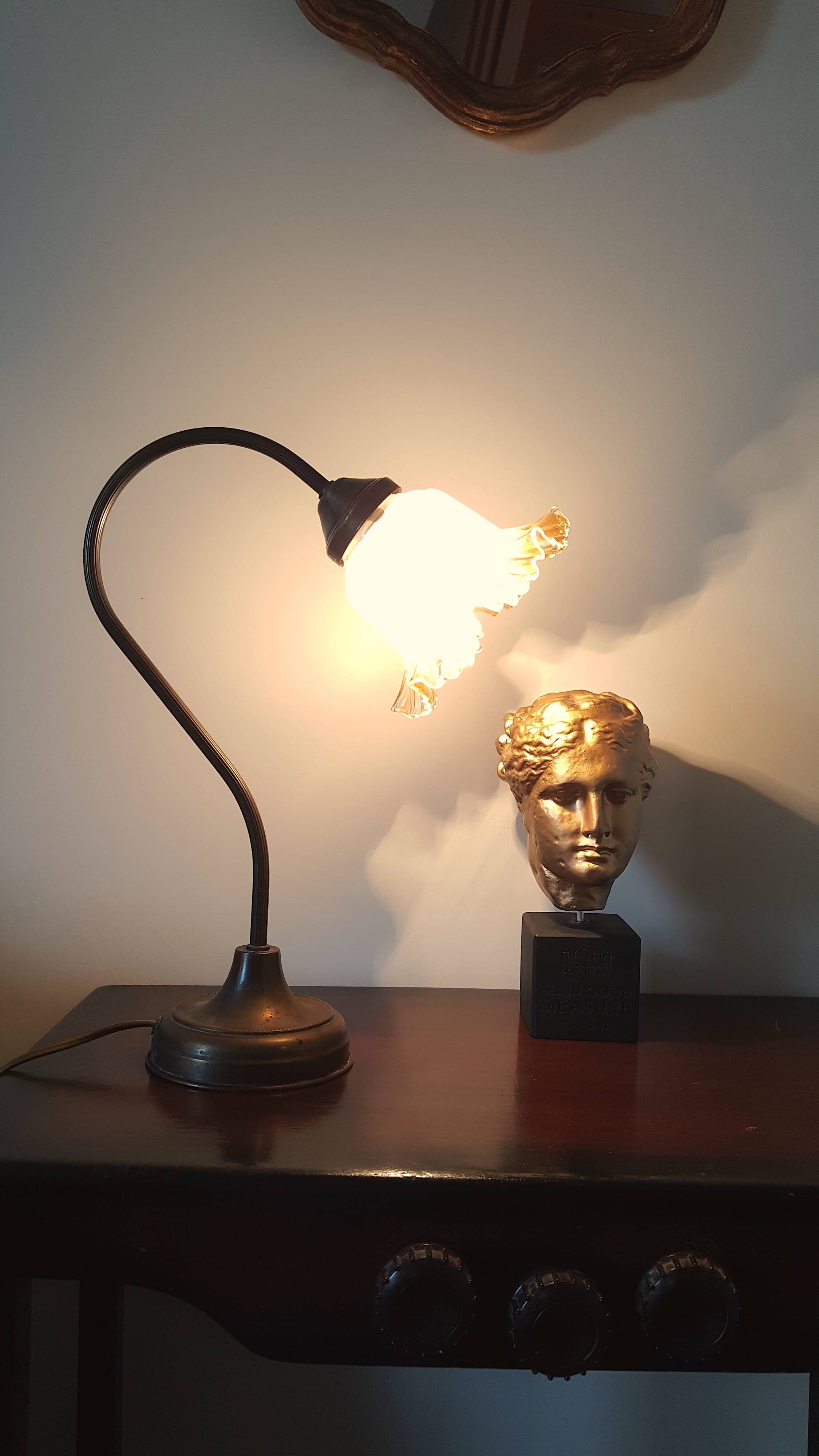 Lampe tulipe col de cygne en laiton