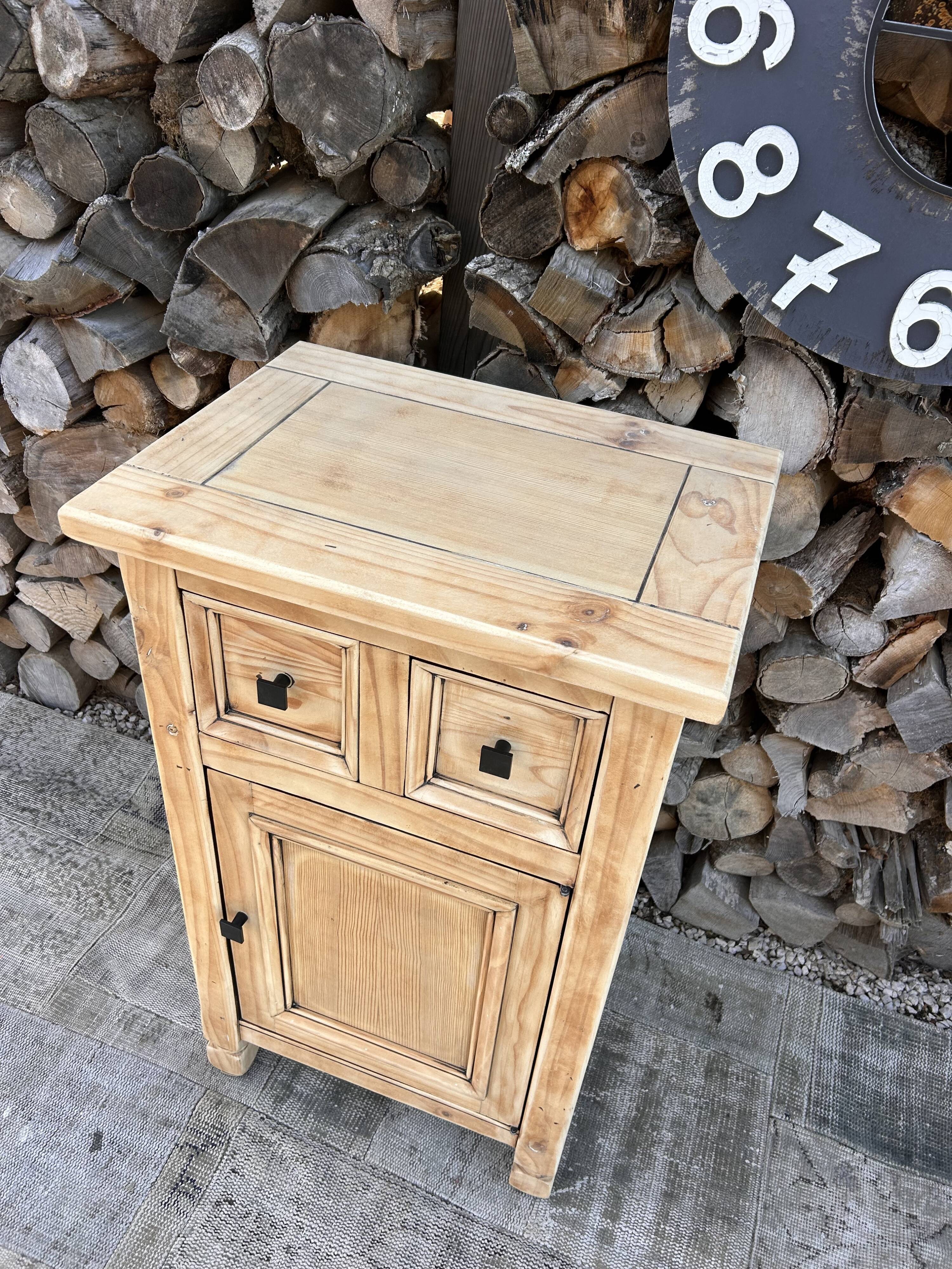 Meuble de rangement ancien bois