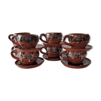 Set of 8 cups and under sliding enamel cups