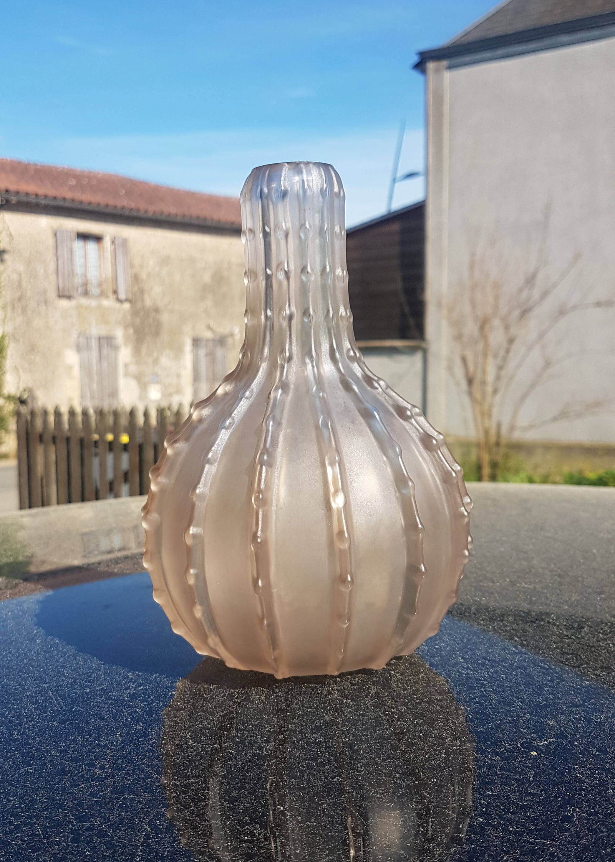 Vase Lalique modèle dentelé