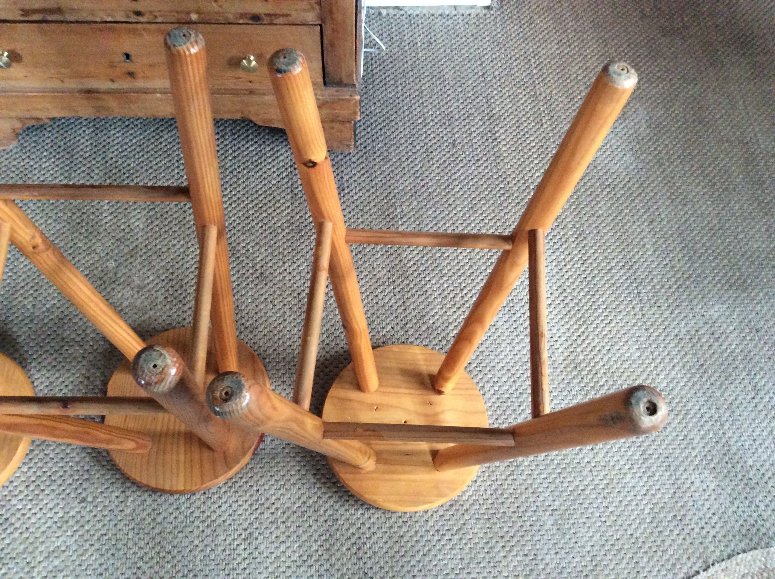 3 bar stools