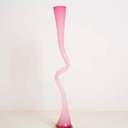 3 vases en verre rose tourbillonnant