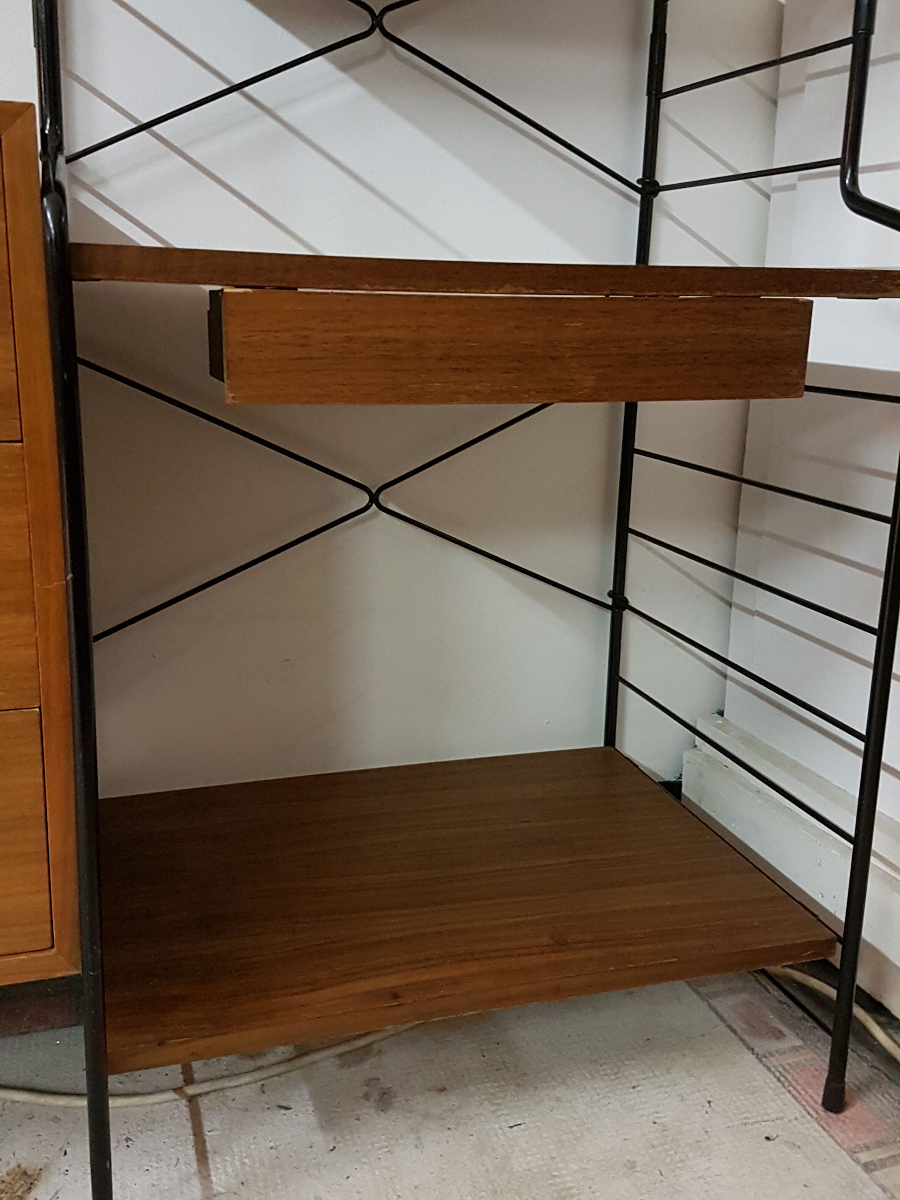 Adjustable shelves WHB string of the 1960s