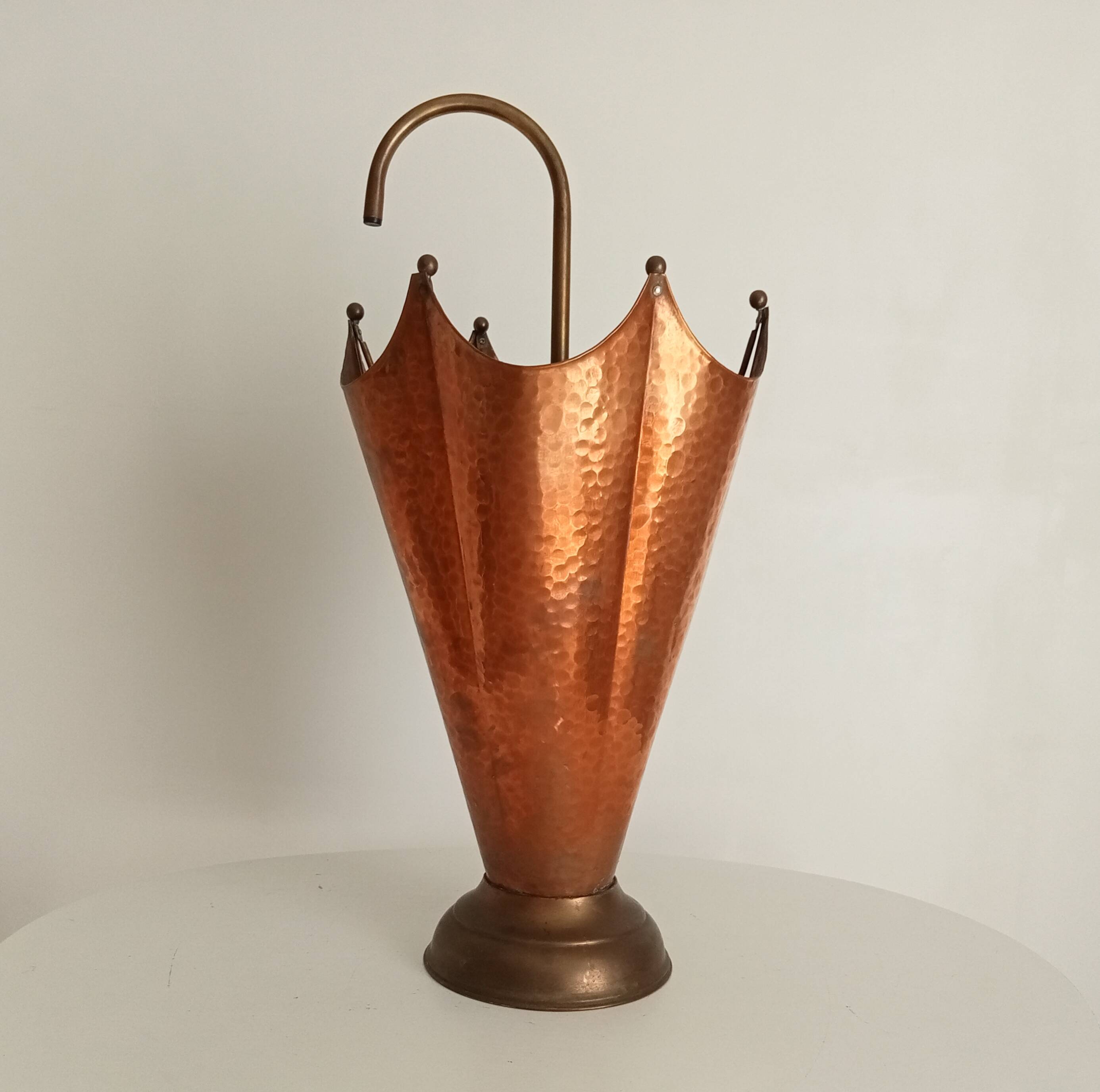 Vintage umbrella stand in Hollywood Regency style from the 1960s.