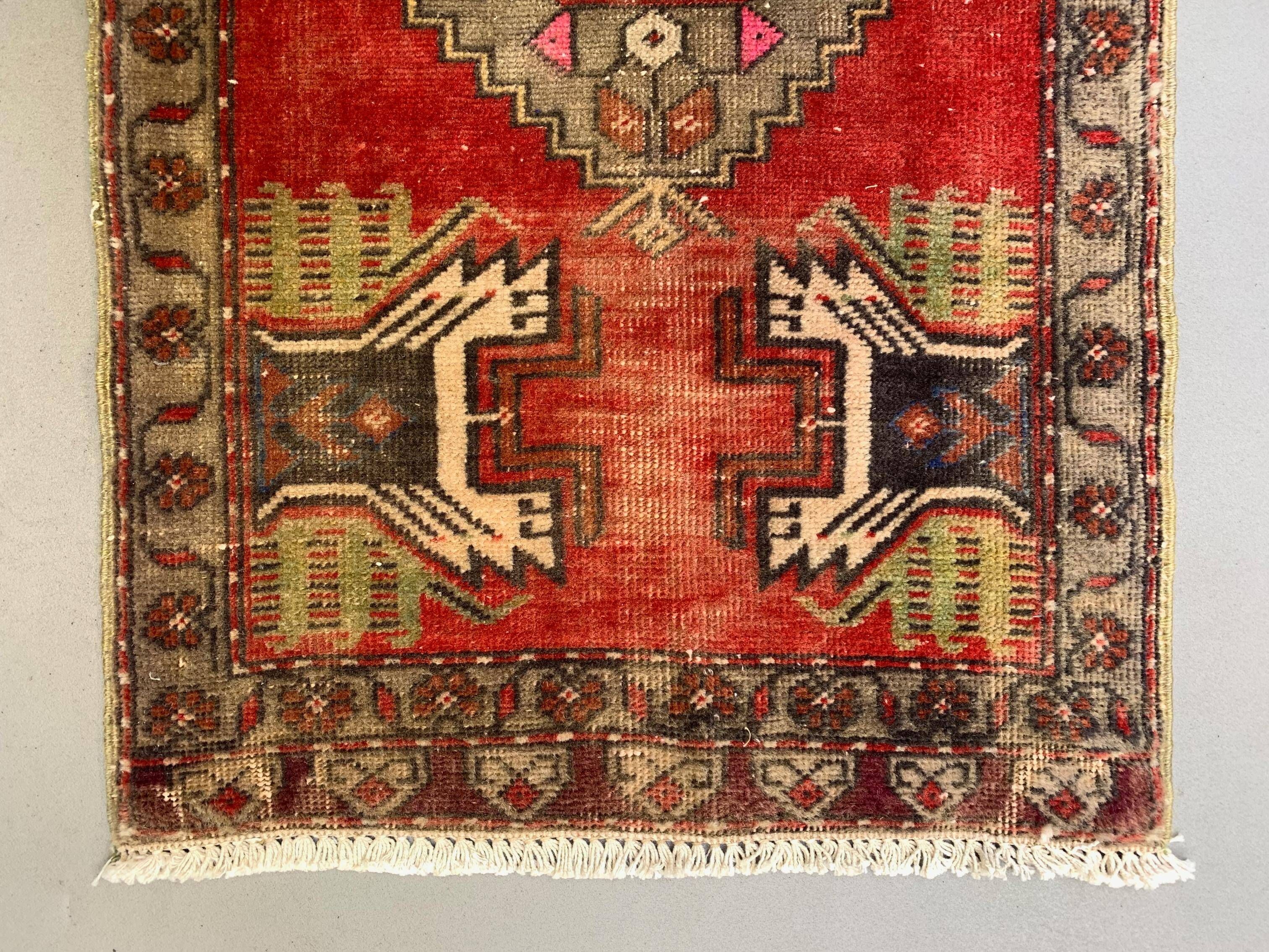 Small vintage turkish rug 101x53 cm, short runner, tribal, shabby, mini carpet
