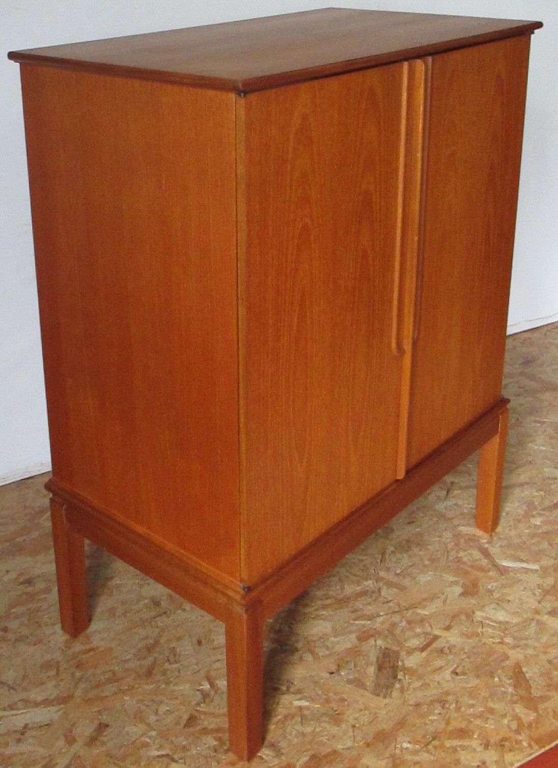 Teak support furniture