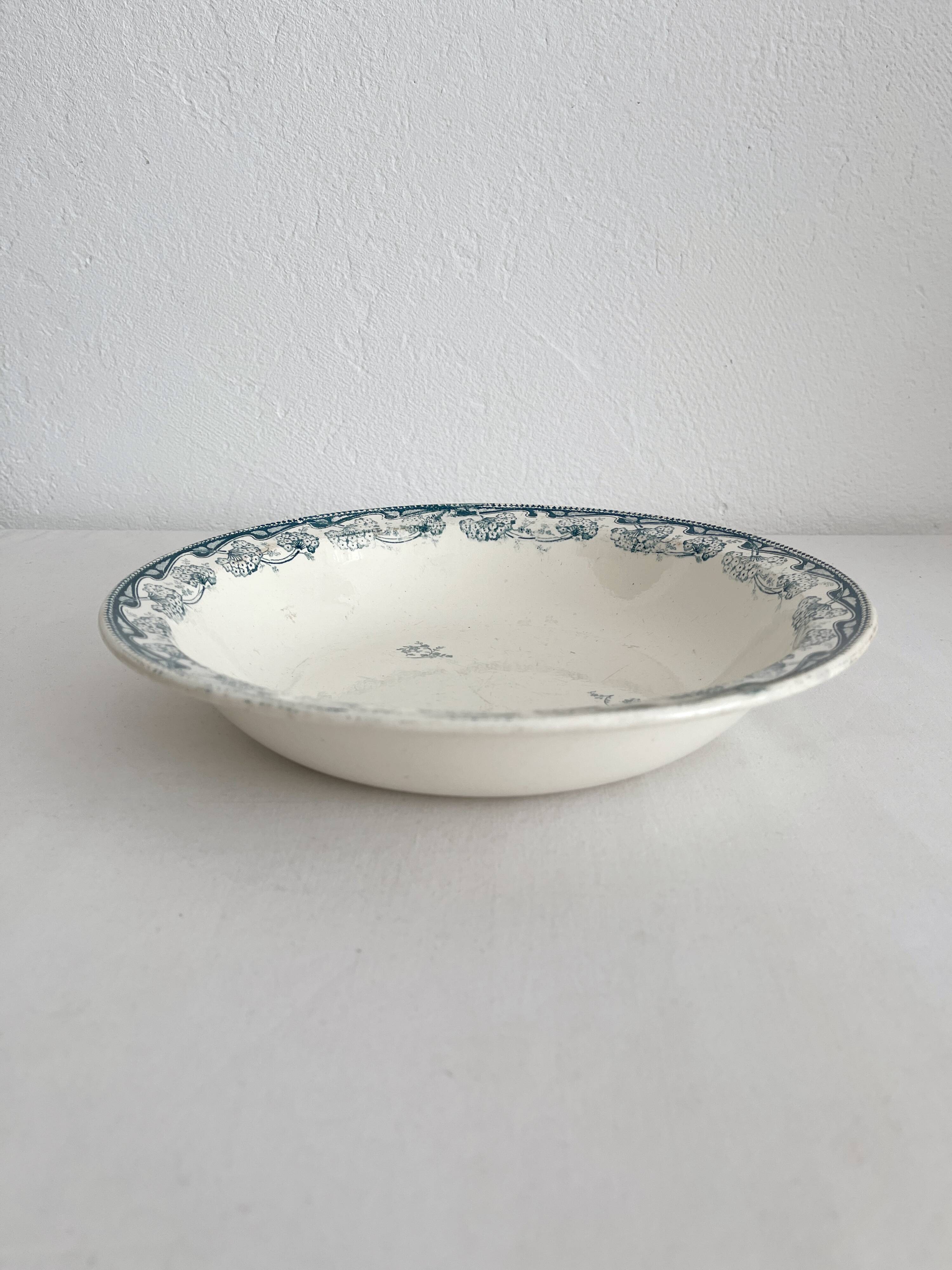 Round, hollow ironstone dish "Milan" Creil and Montereau