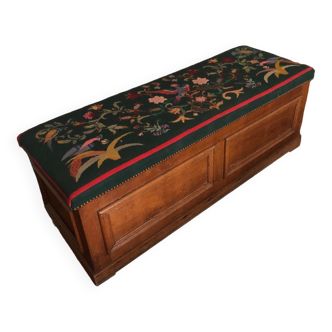 Upholstered chest bench