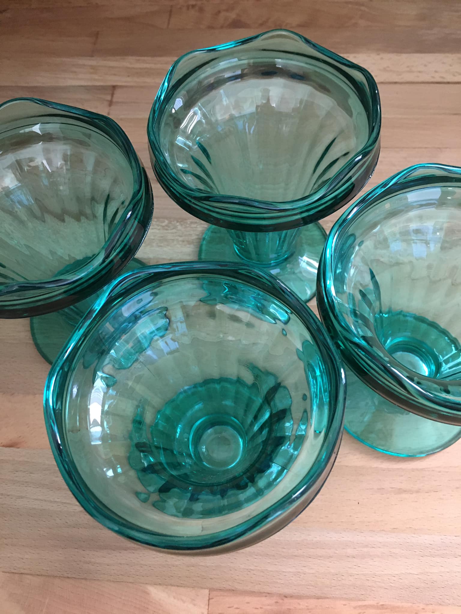 Ensemble de 4 coupes à glaces ou dessert en verre couleur bleu turquoise