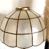 Table lamp with a vintage mother-of-pearl lampshade set