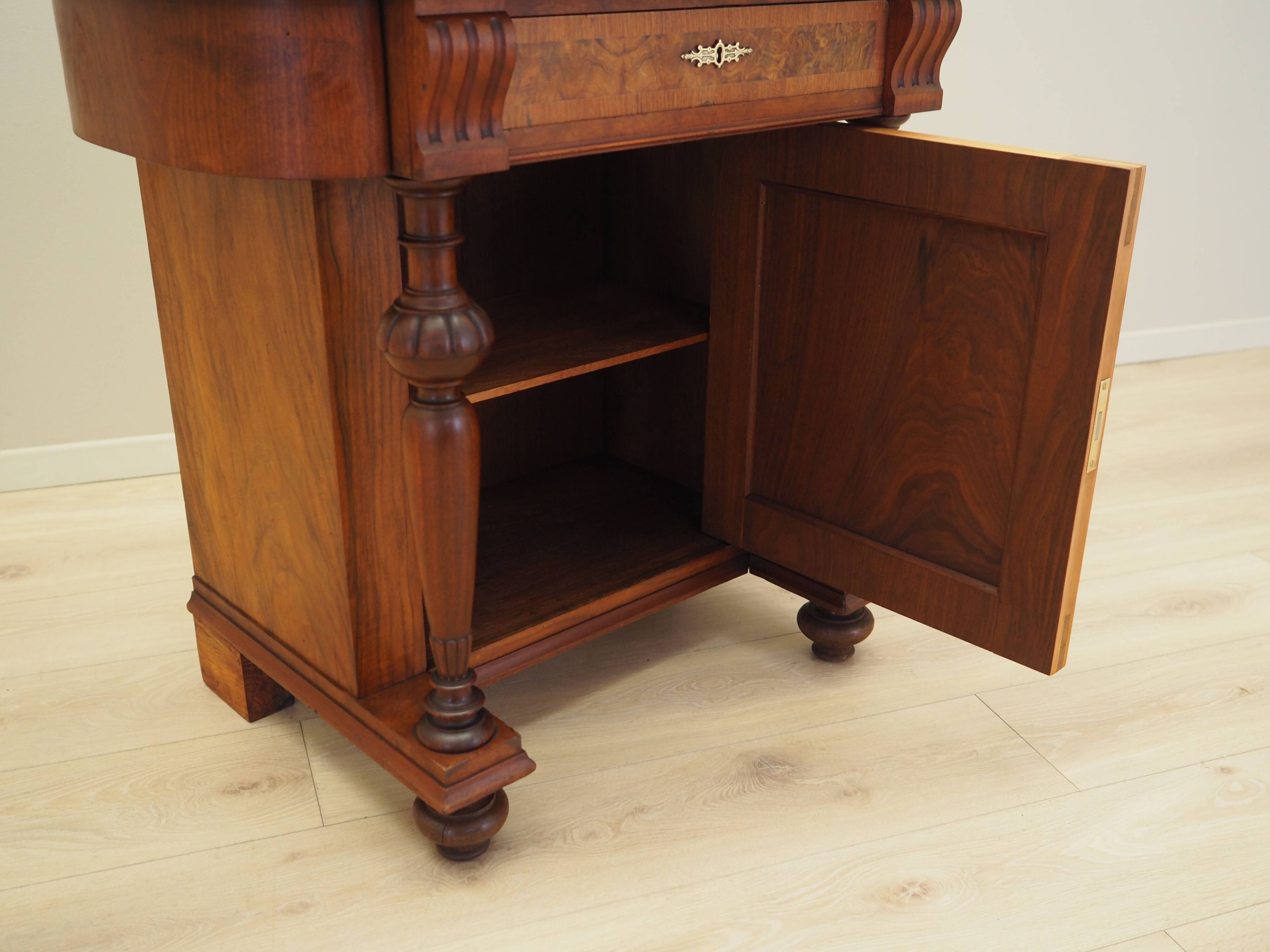 Commode, design italien, années 1960, production : Italie