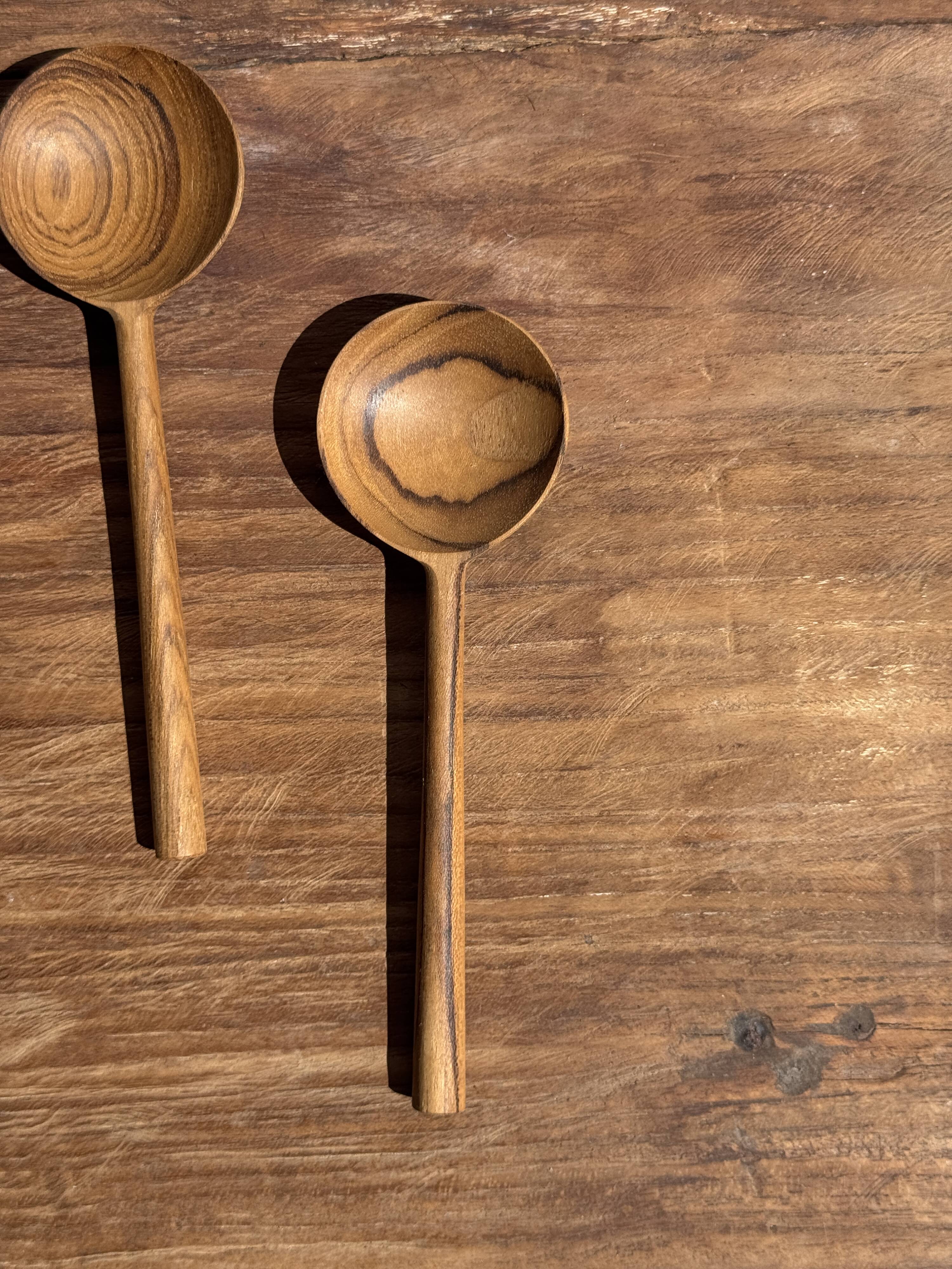 Small spoon, round kitchen utensil in teak L16 D2