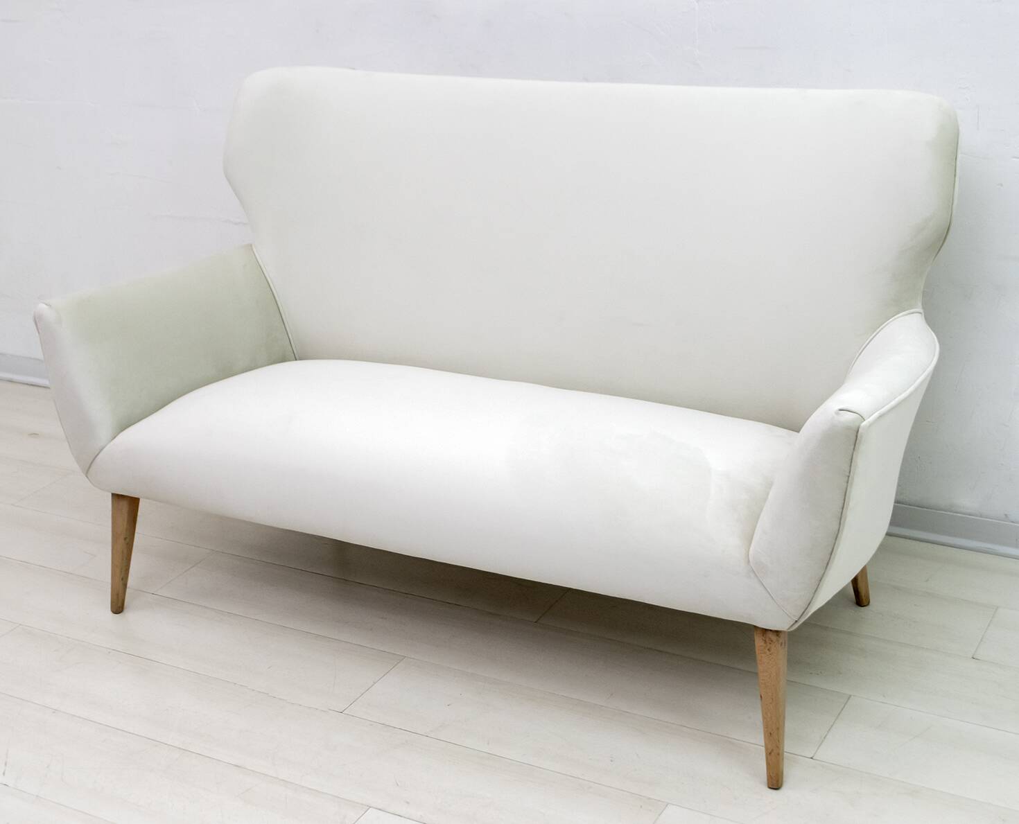 After Gio Ponti Mid-Century Modern Italian Velvet Small Sofa, 1950s