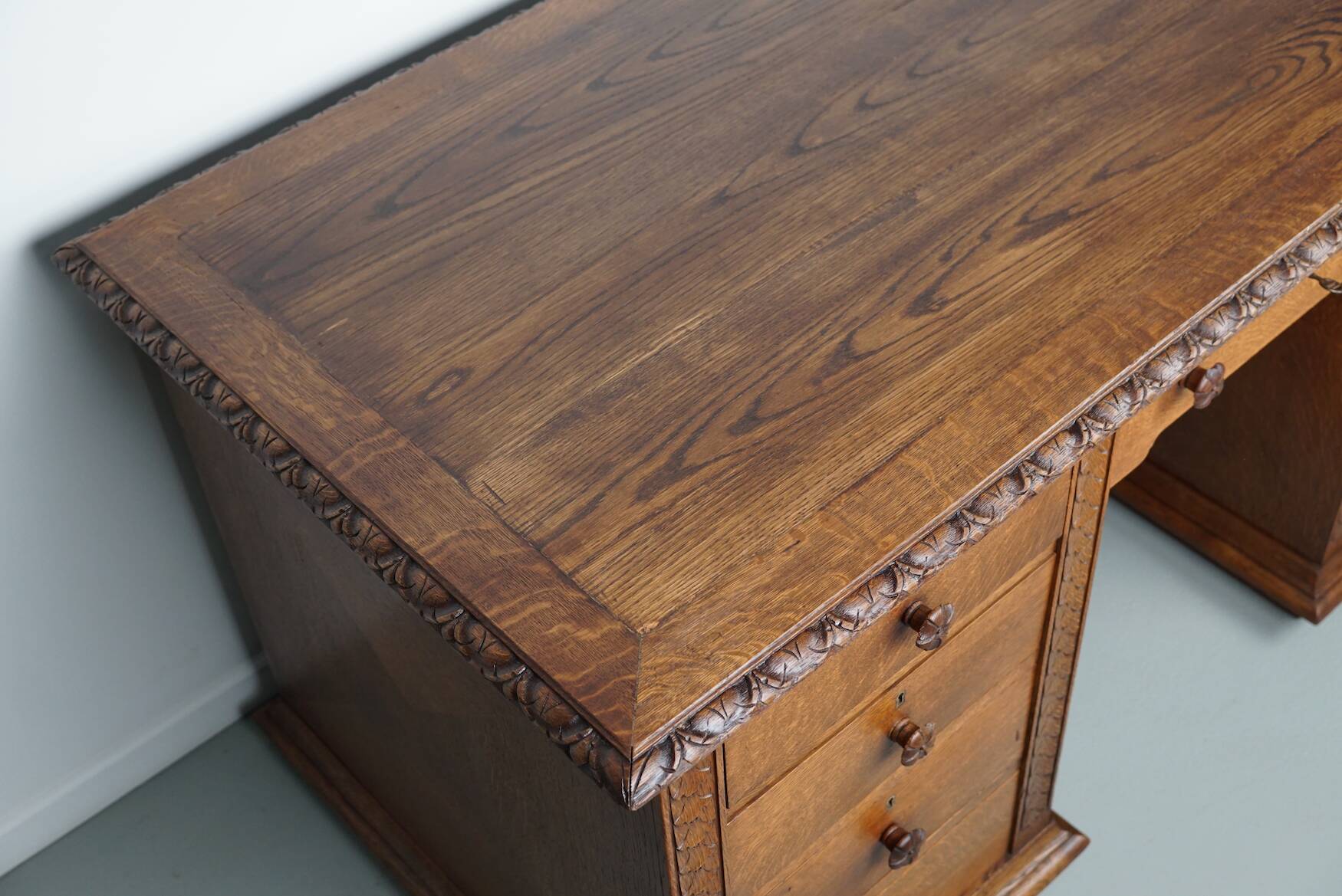 Bureau / Comptoir de Magasin Antique Art Nouveau en Chêne Sculpté, Pays-Bas, Début du 20ème Siècle