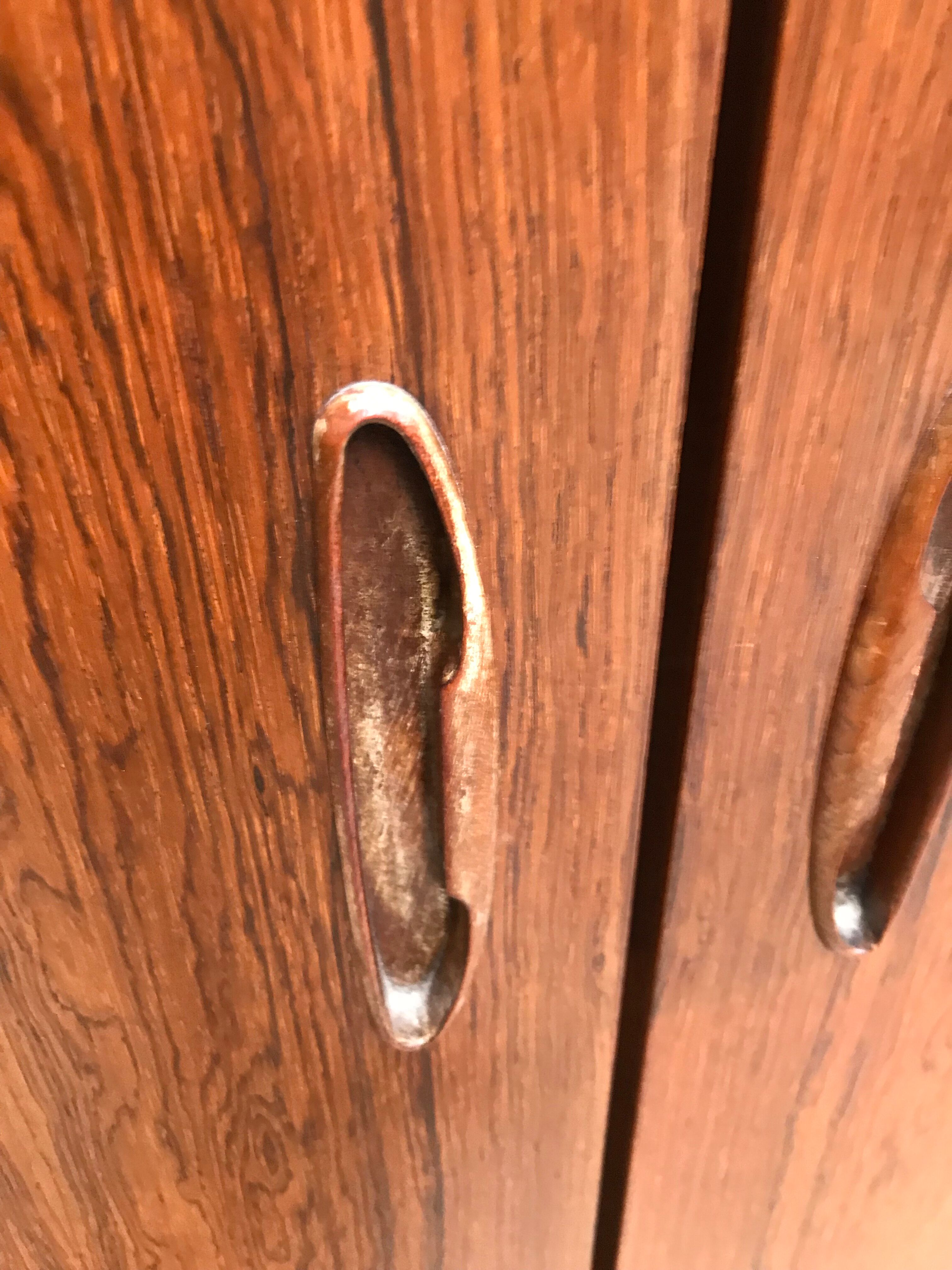 Commode penderie en placage palissandre de rio