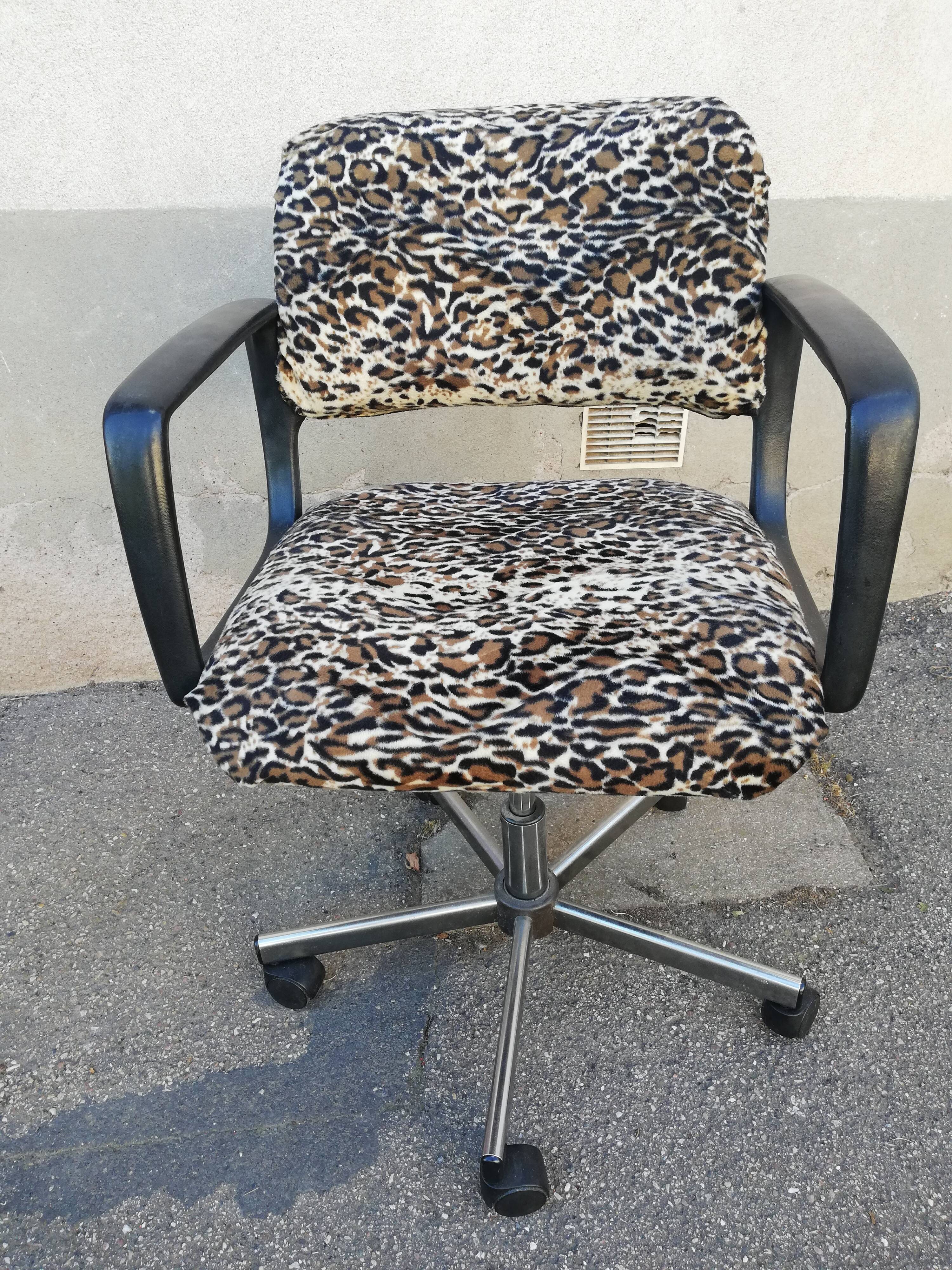 Vintage leopard fabric office chair