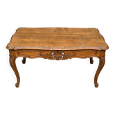 Table basse de style Régence.