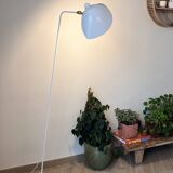Straight floor lamp